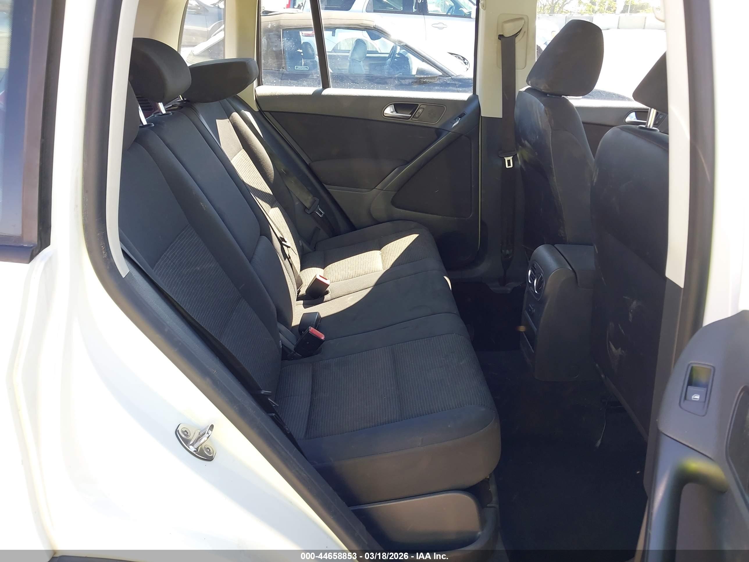 VOLKSWAGEN TIGUAN image 8