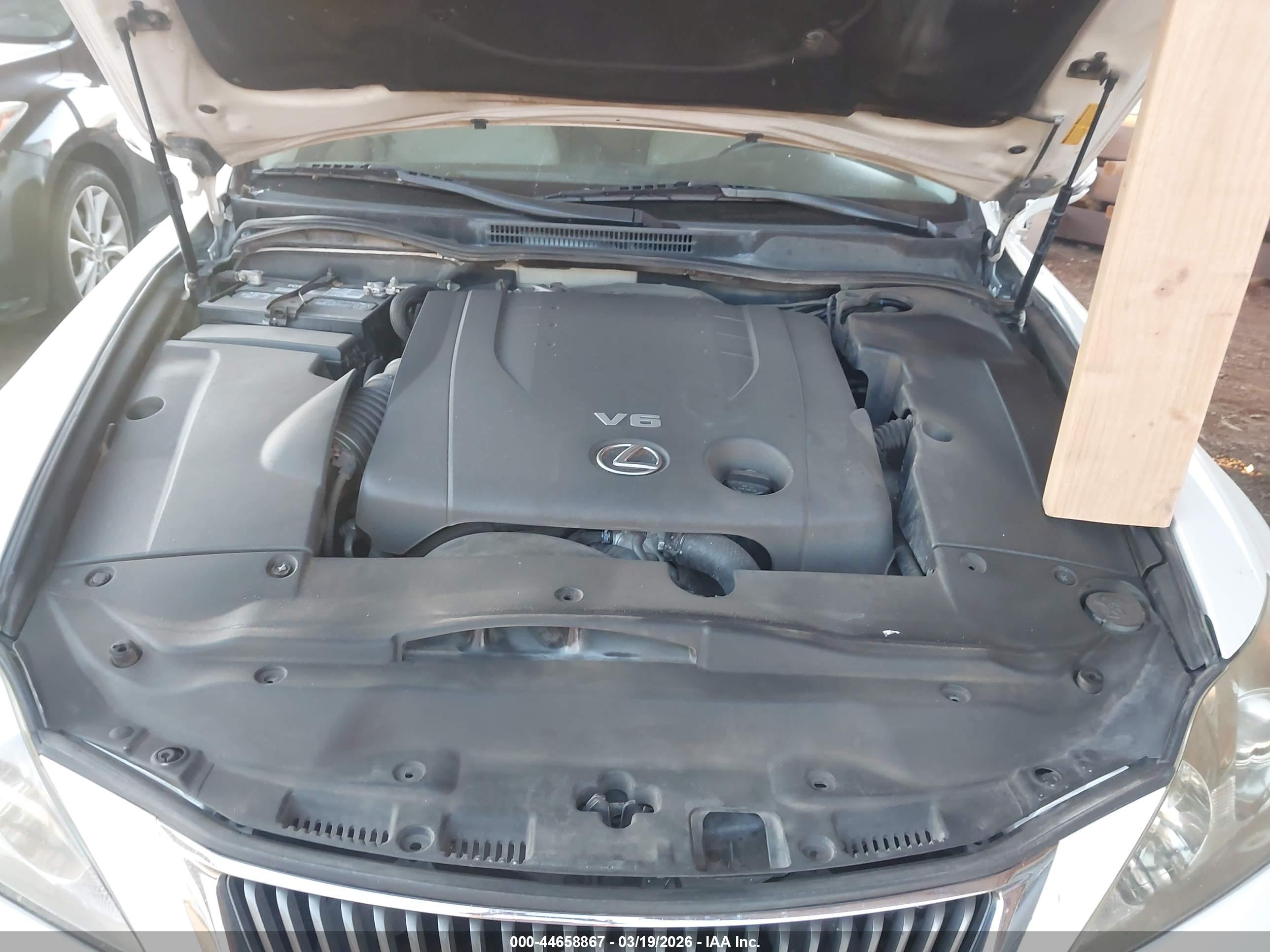 LEXUS IS image 10