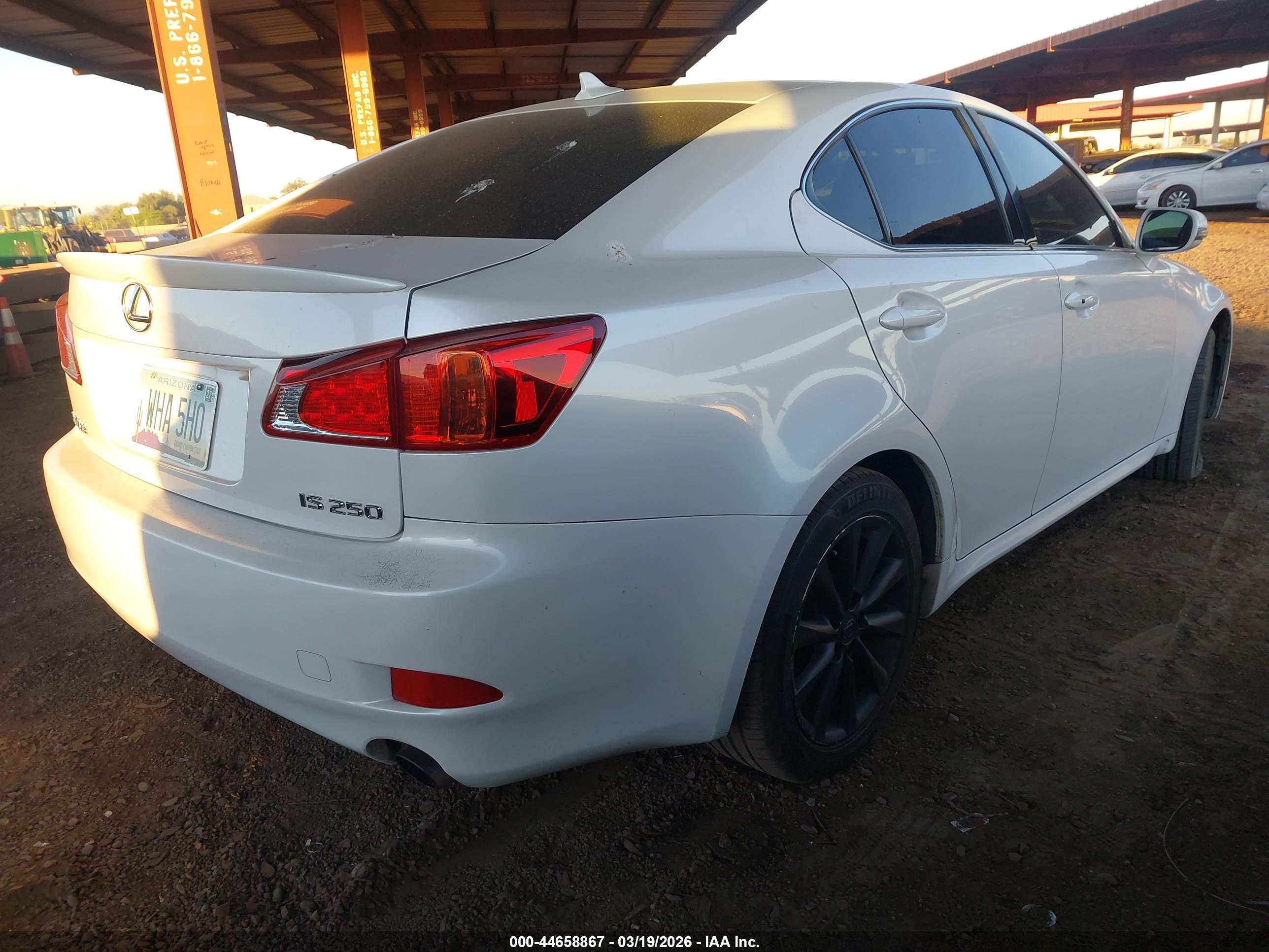 LEXUS IS image 4
