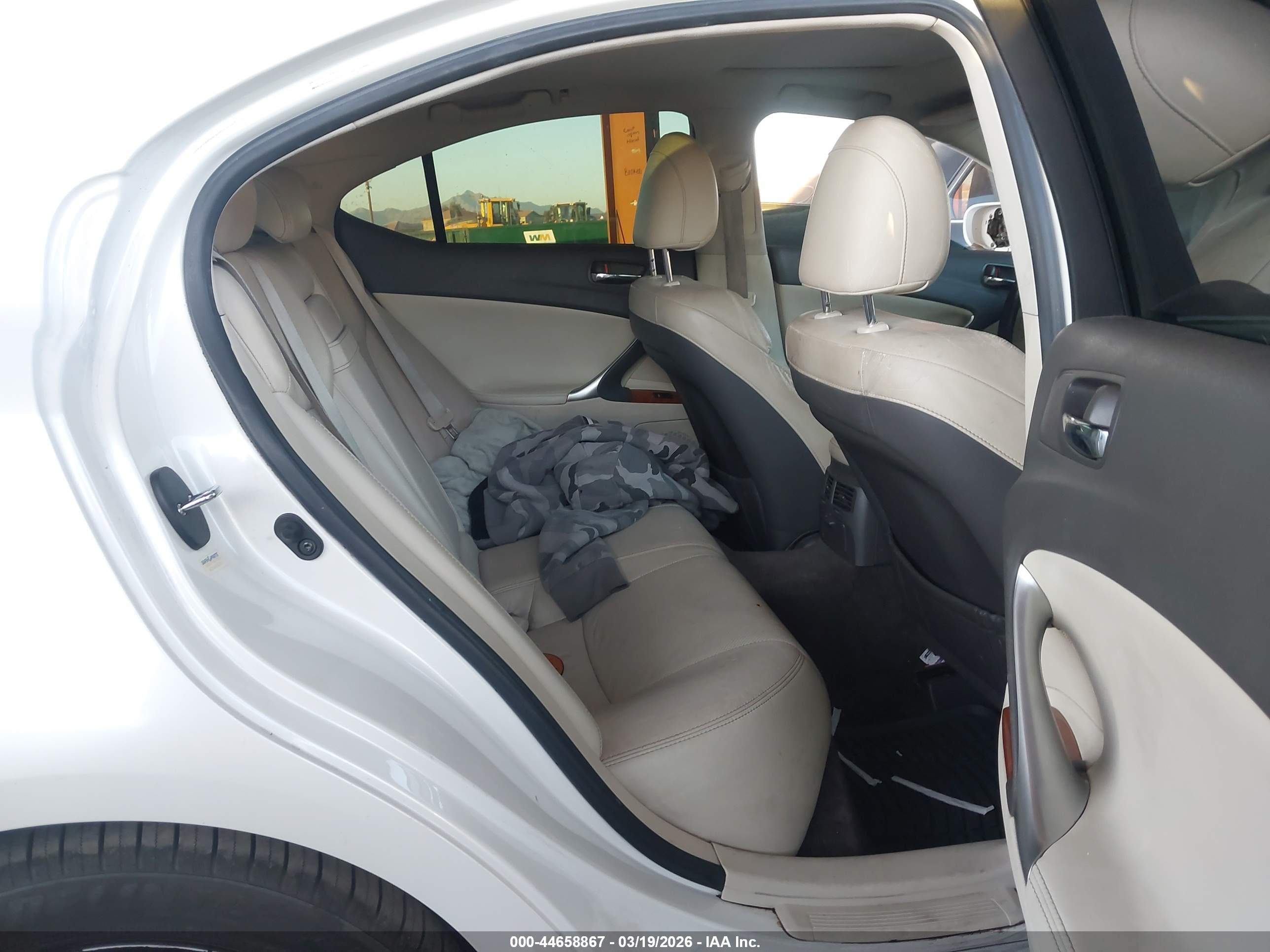 LEXUS IS image 8