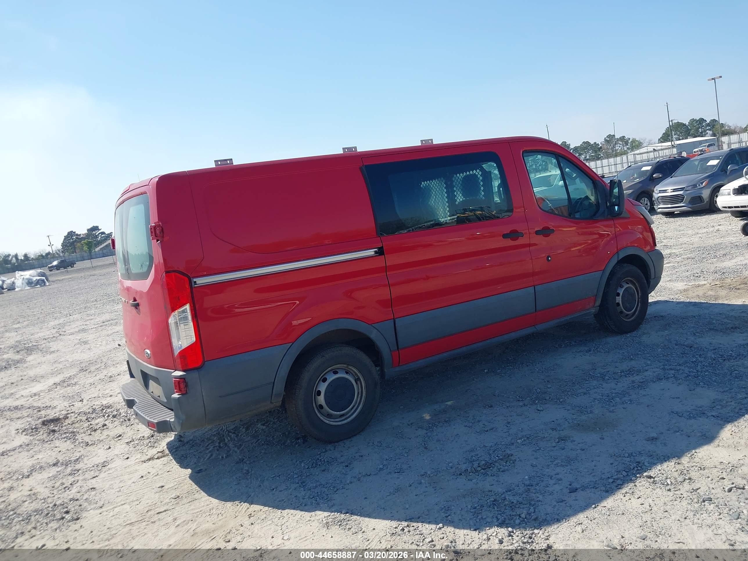 FORD TRANSIT-150 image 4