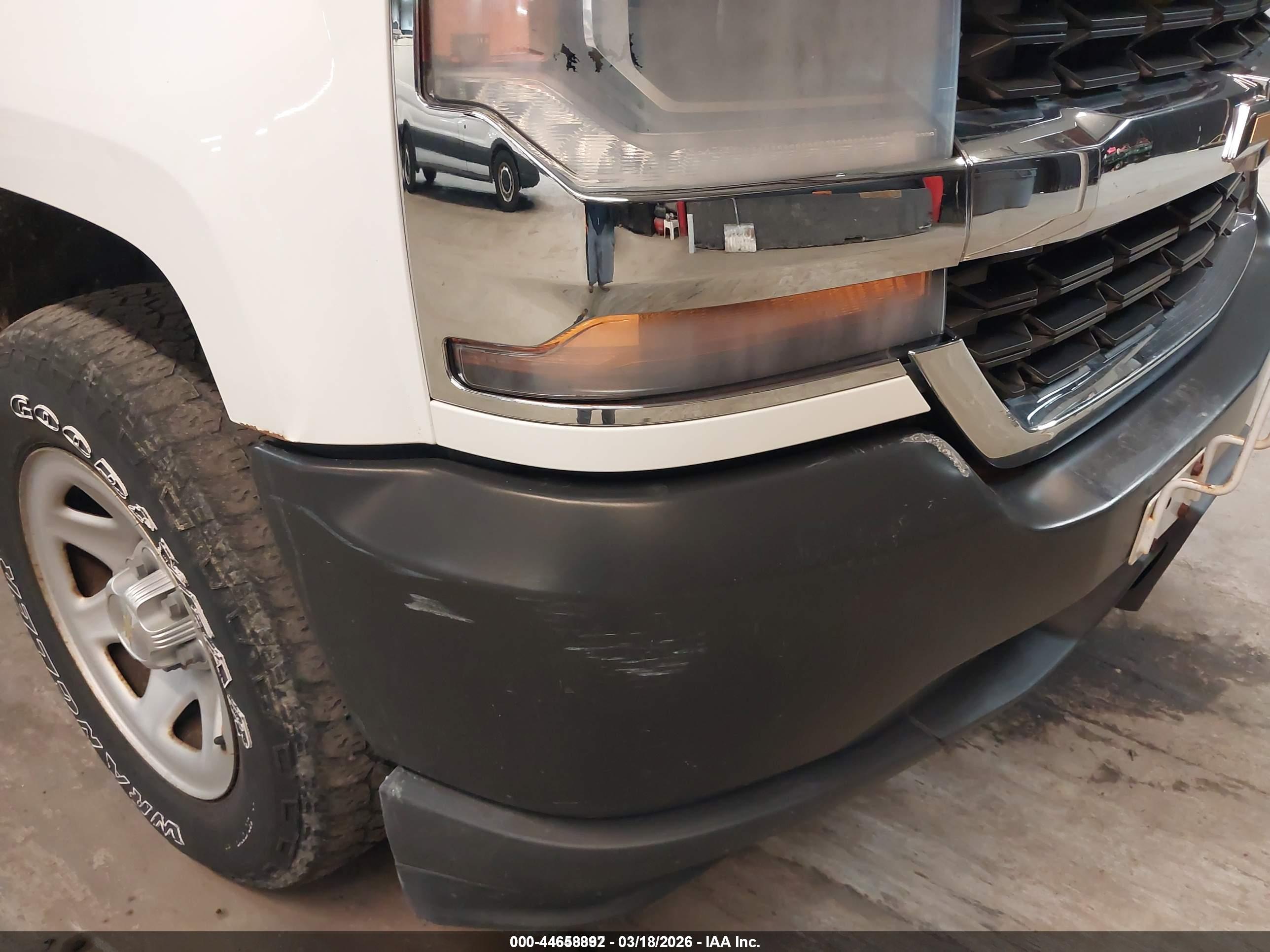 CHEVROLET SILVERADO image 6