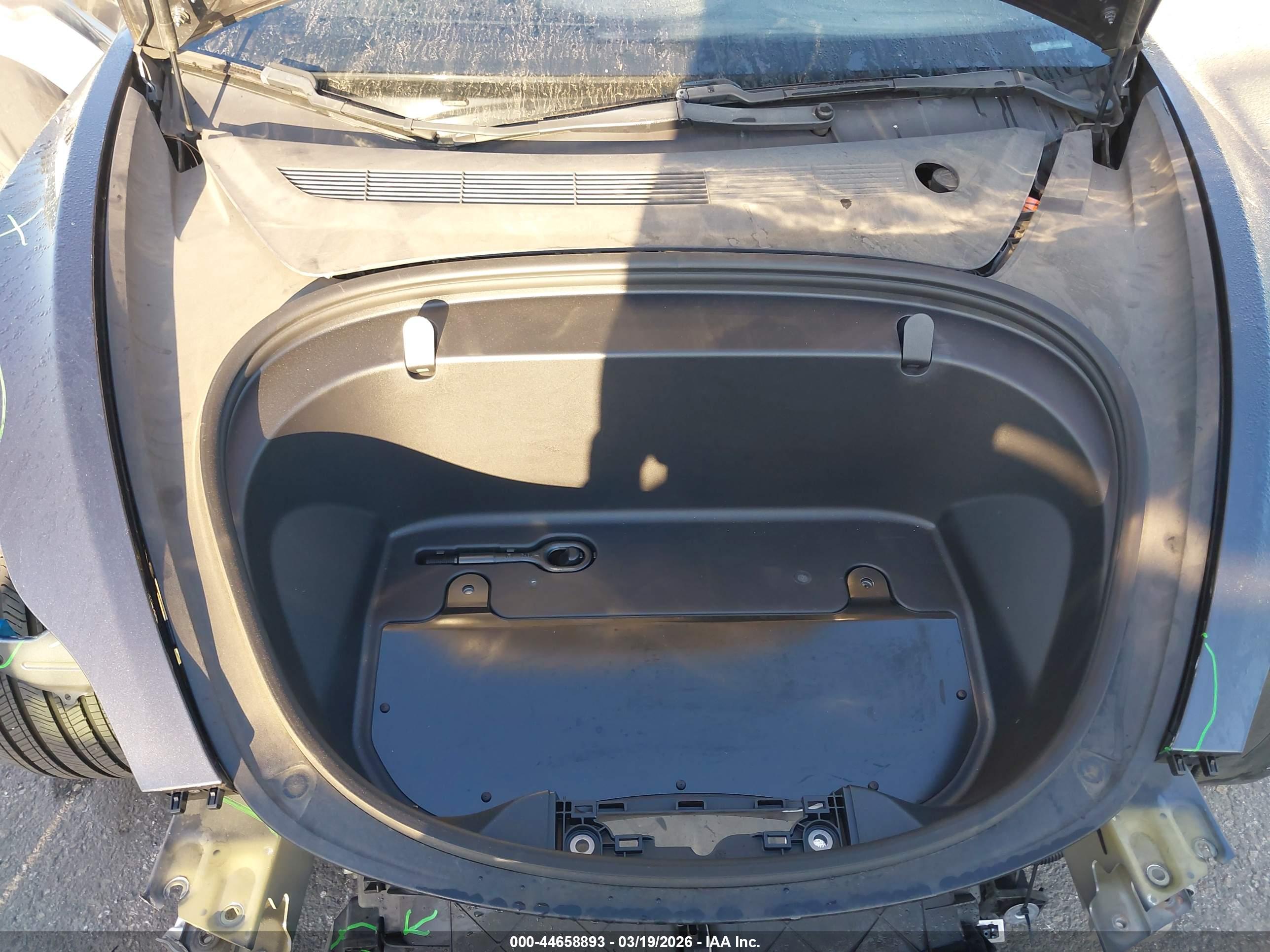 TESLA MODEL image 10