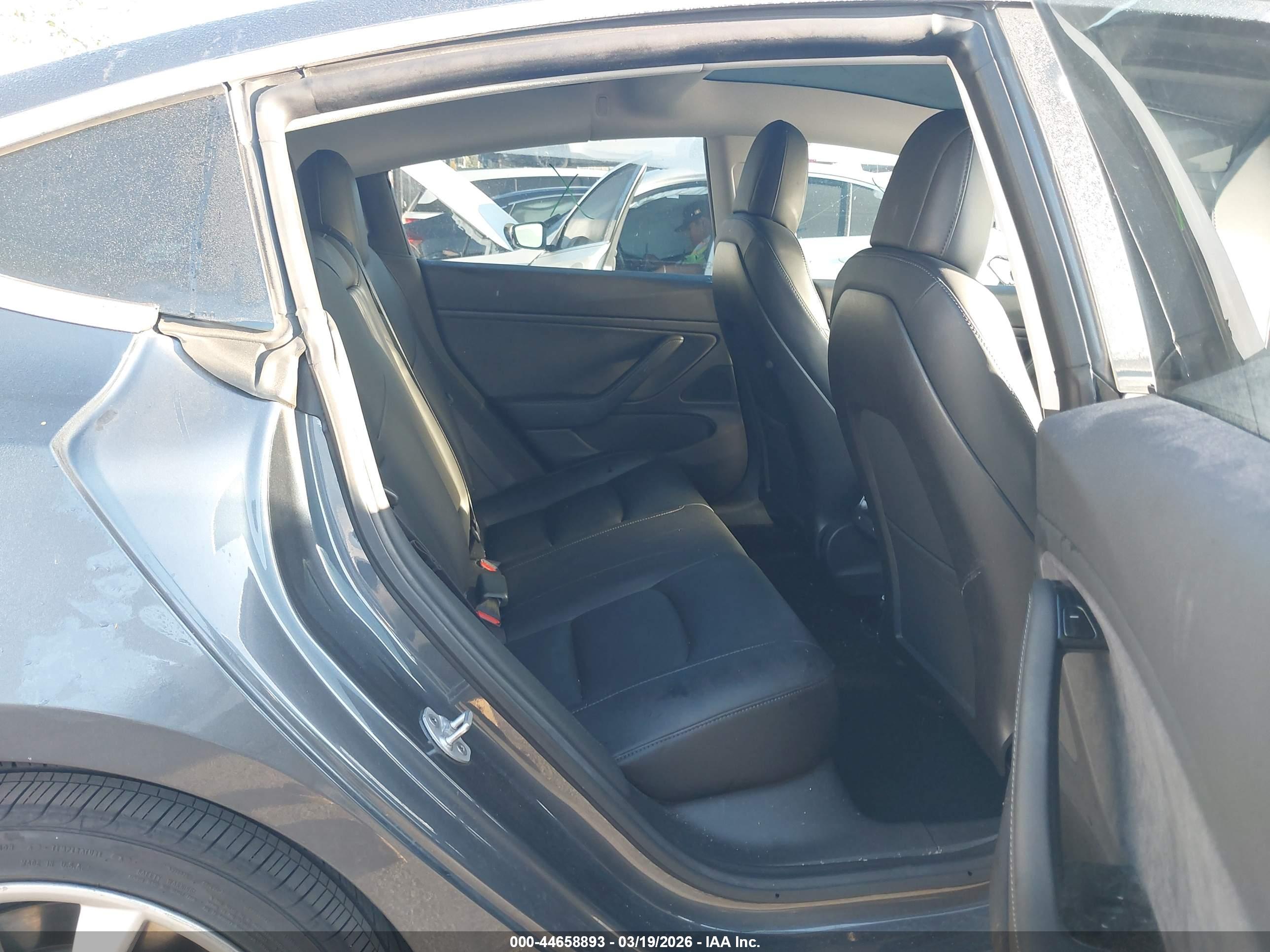 TESLA MODEL image 8