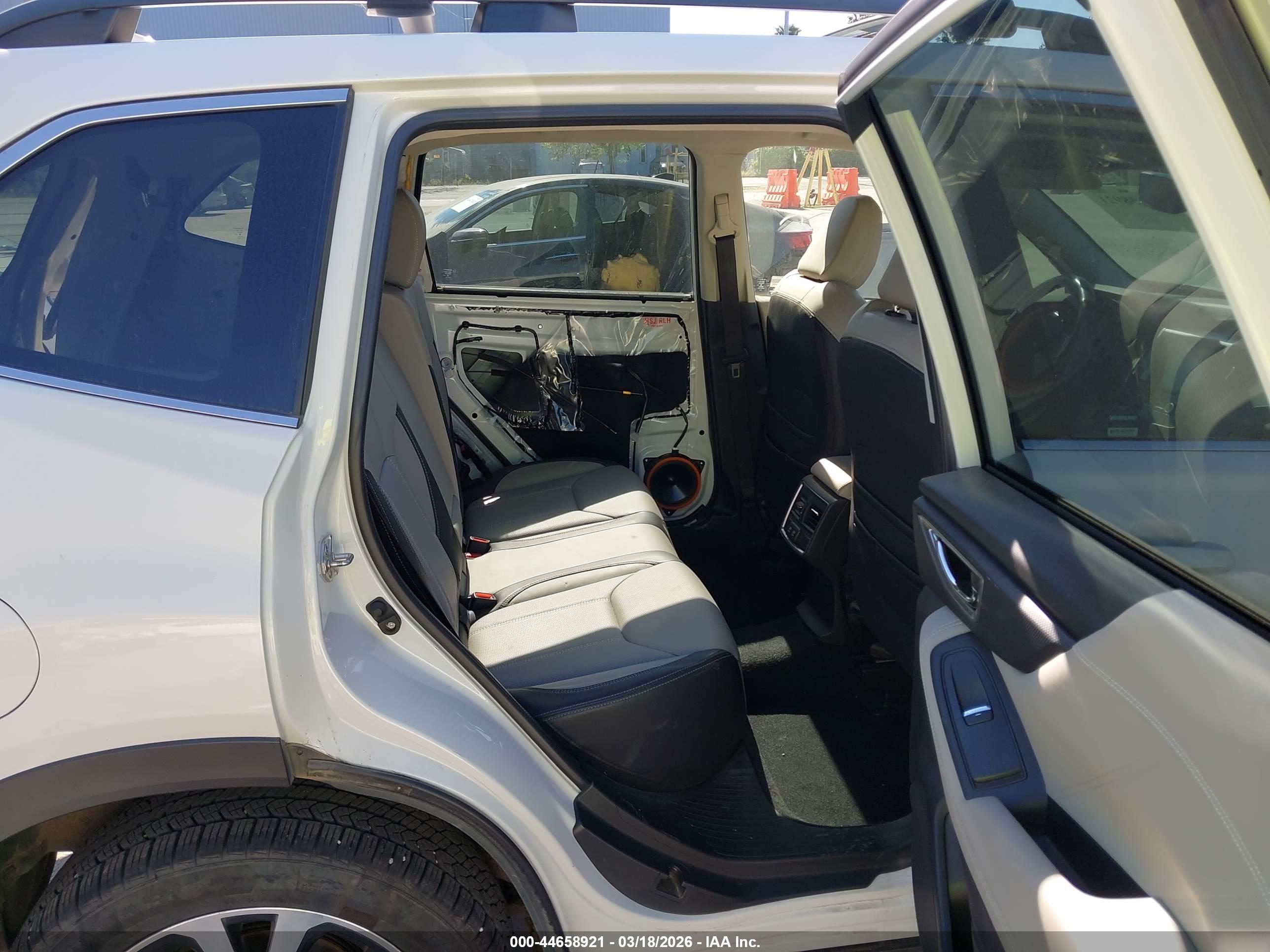 SUBARU FORESTER image 8