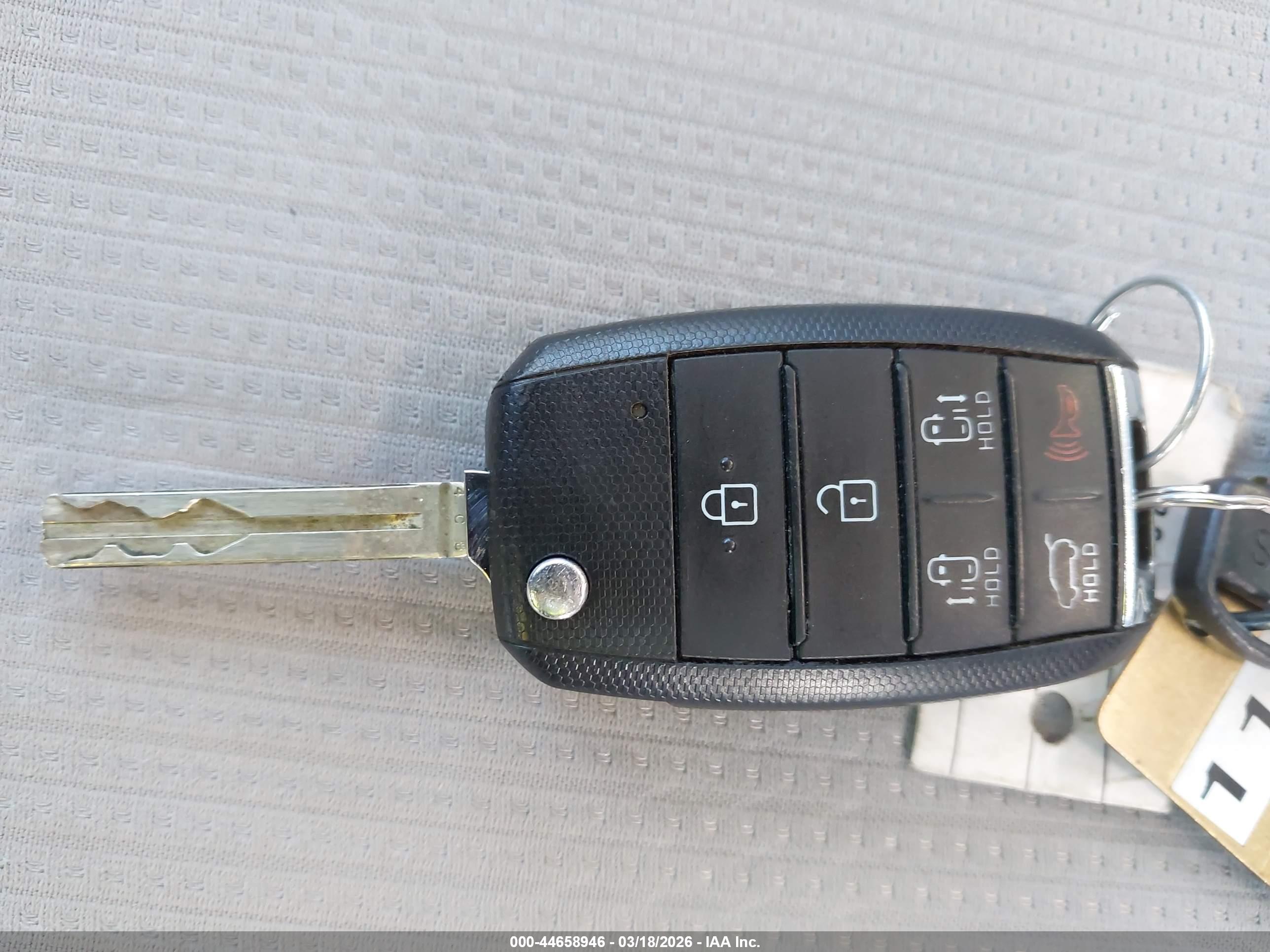 KIA SEDONA image 11