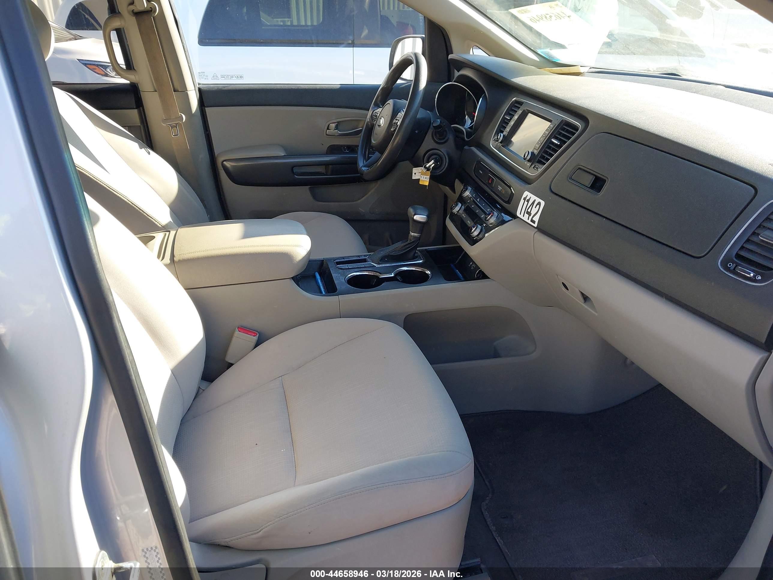 KIA SEDONA image 5