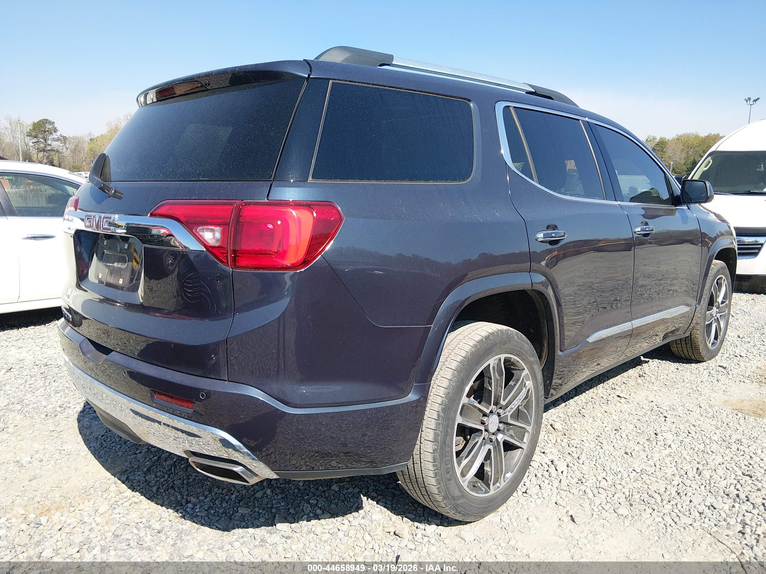 GMC ACADIA image 4