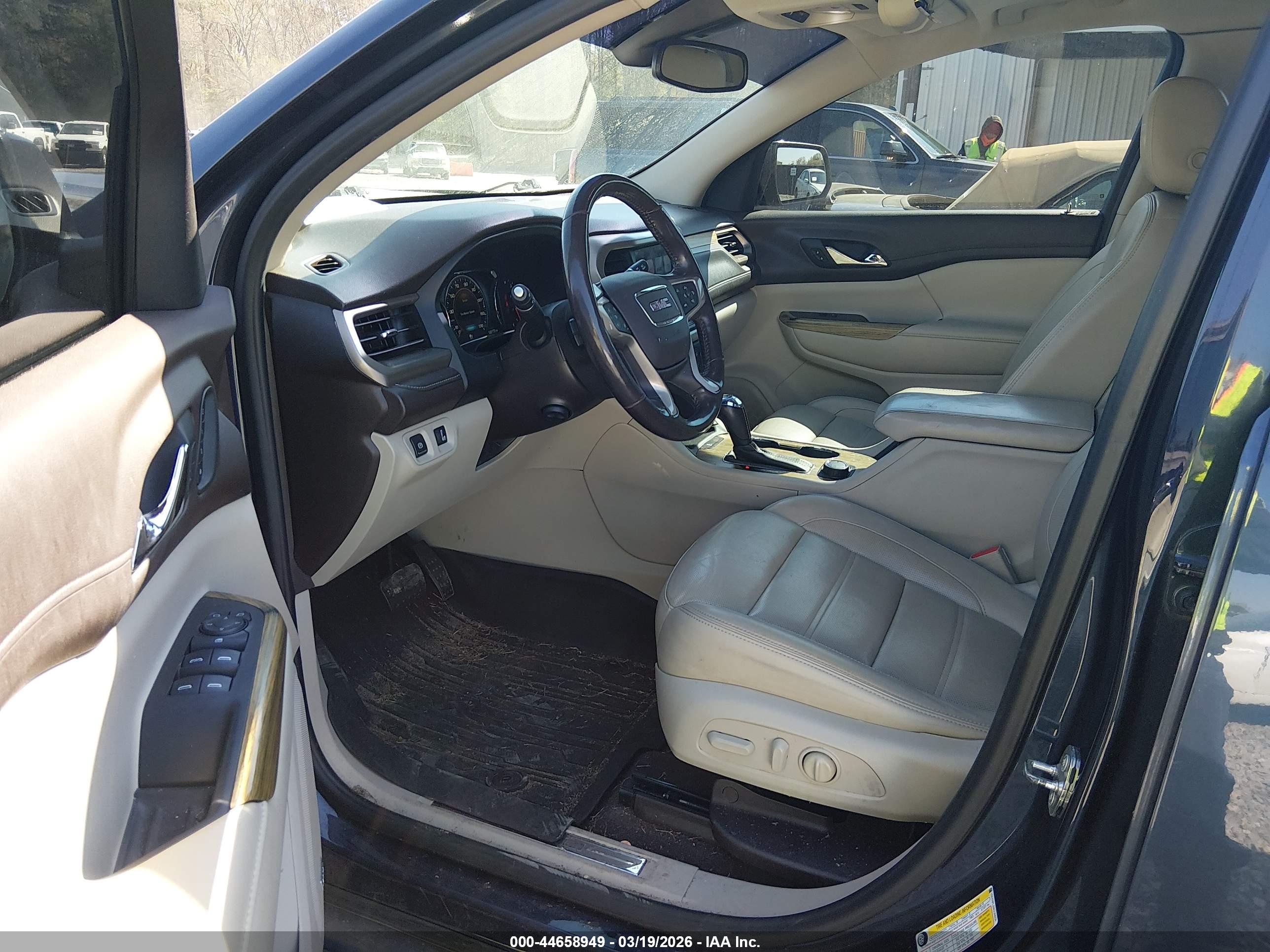 GMC ACADIA image 5