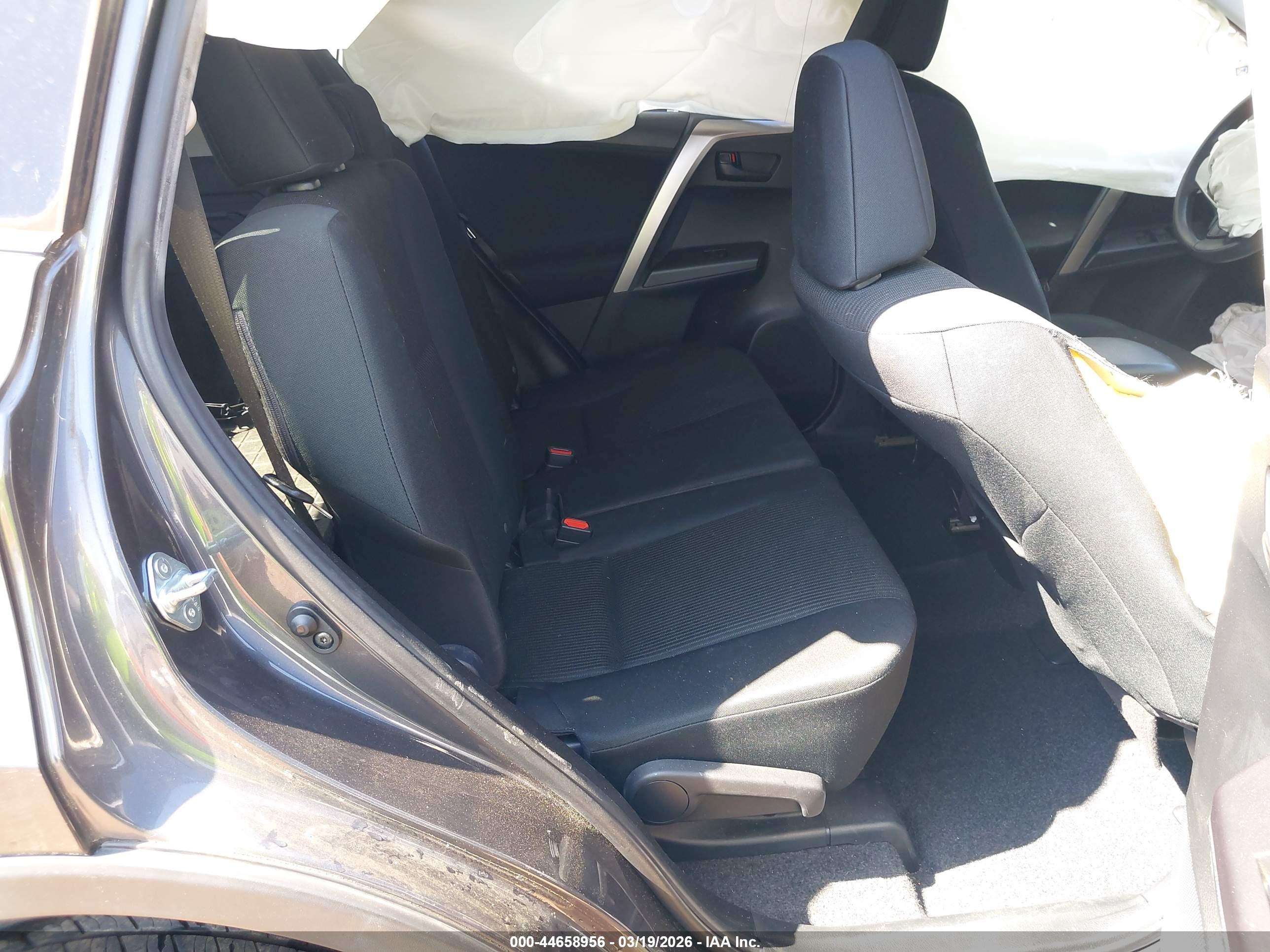 TOYOTA RAV4 image 8