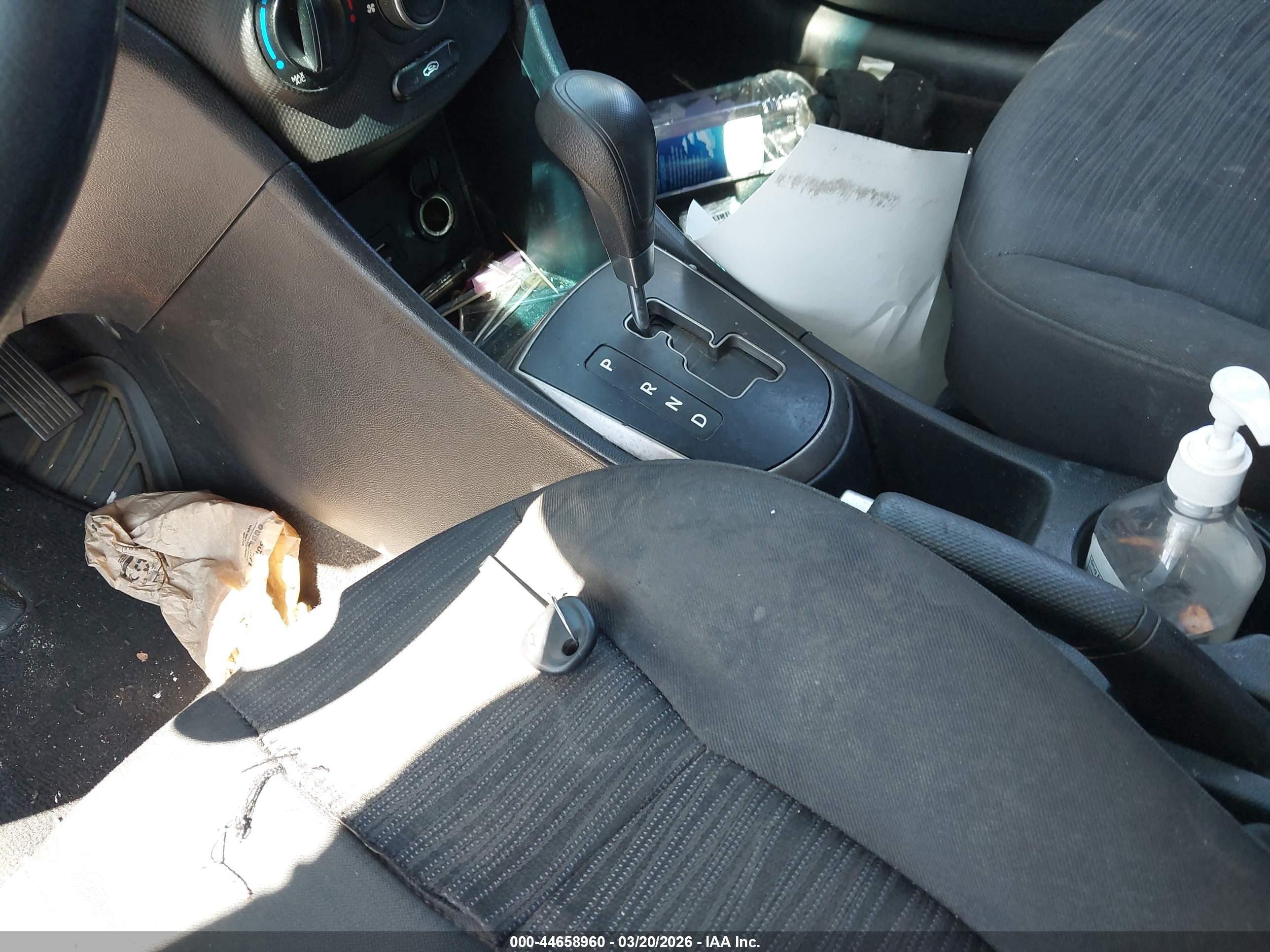 HYUNDAI ACCENT image 11