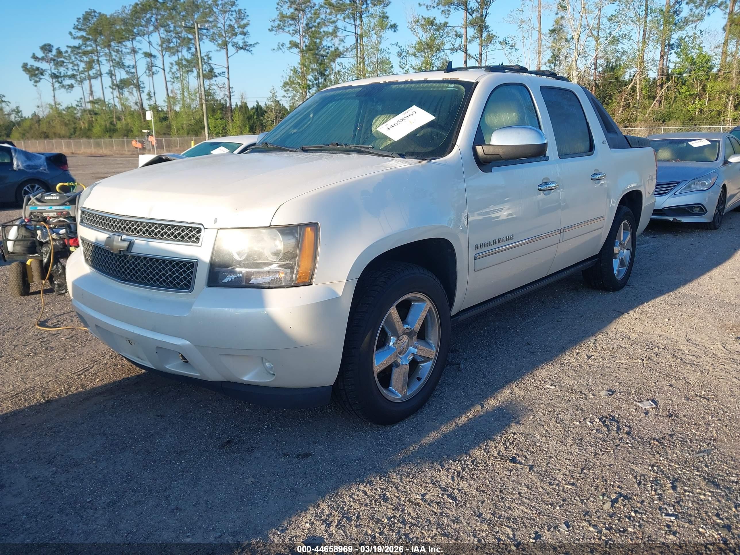 CHEVROLET AVALANCHE image 2