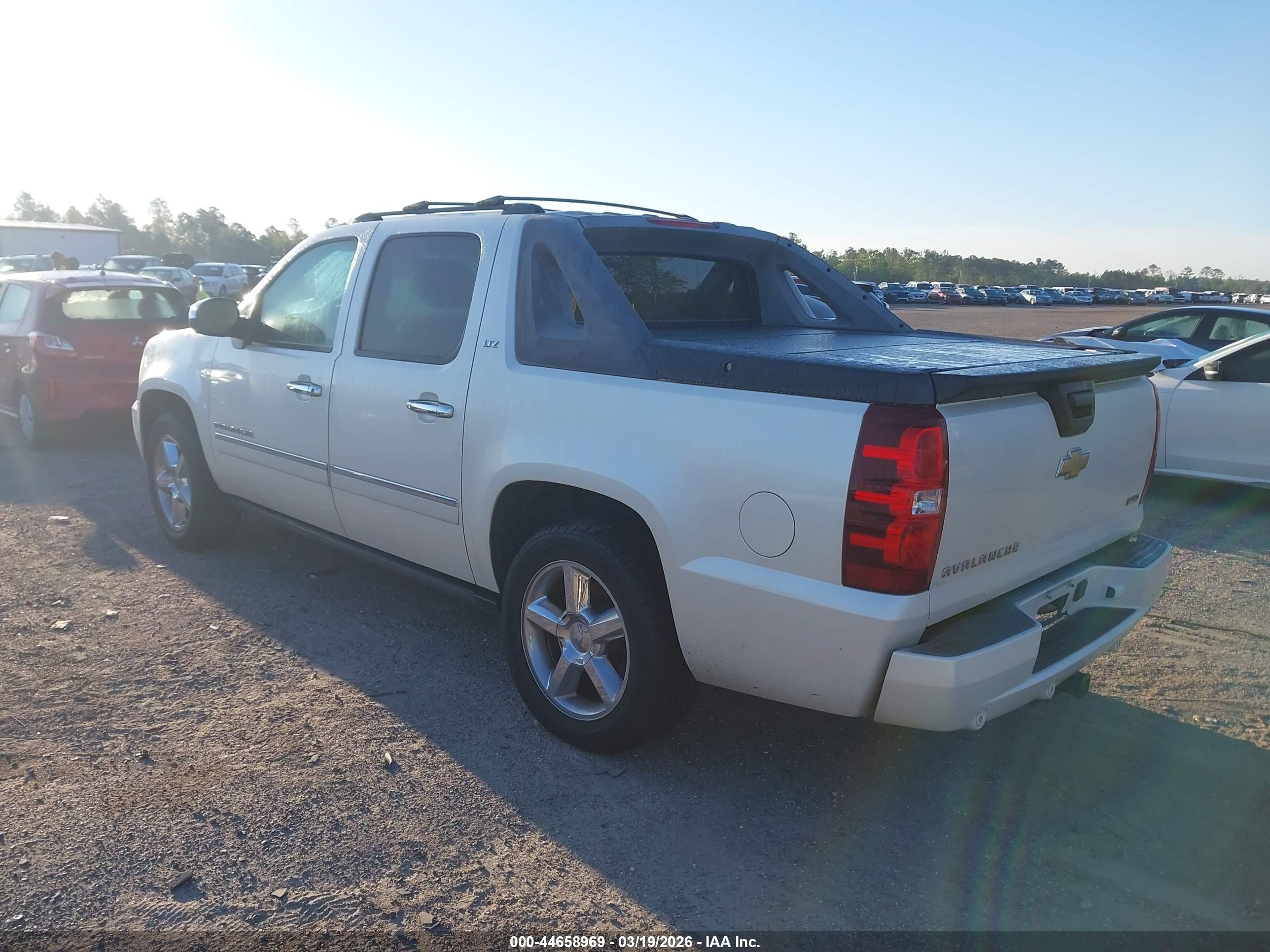 CHEVROLET AVALANCHE image 3