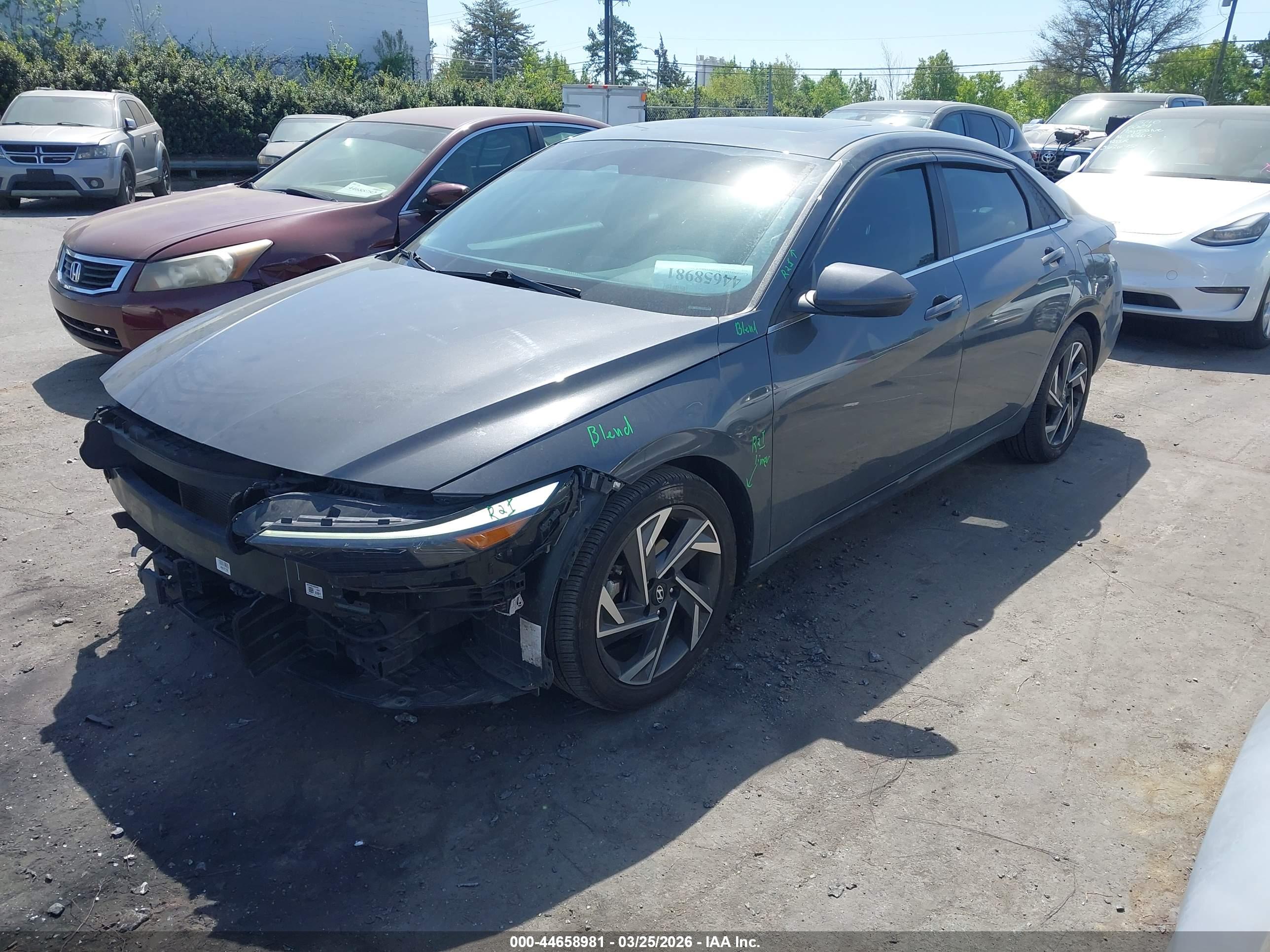 HYUNDAI ELANTRA image 2