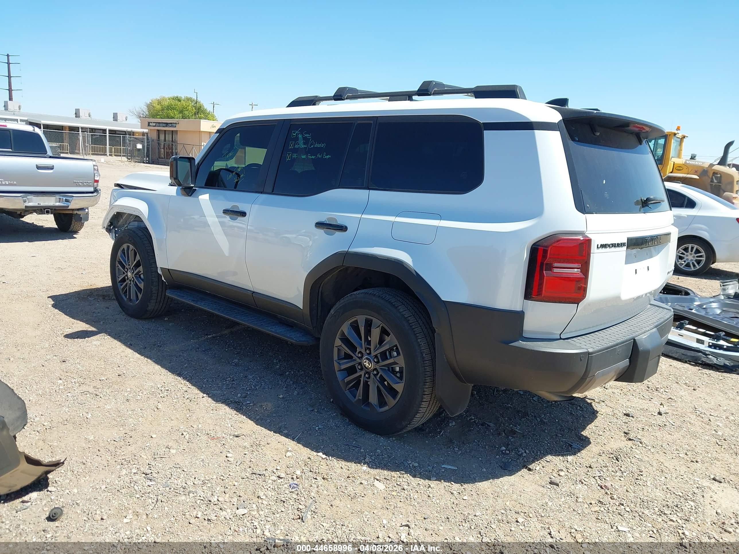 TOYOTA LAND image 3