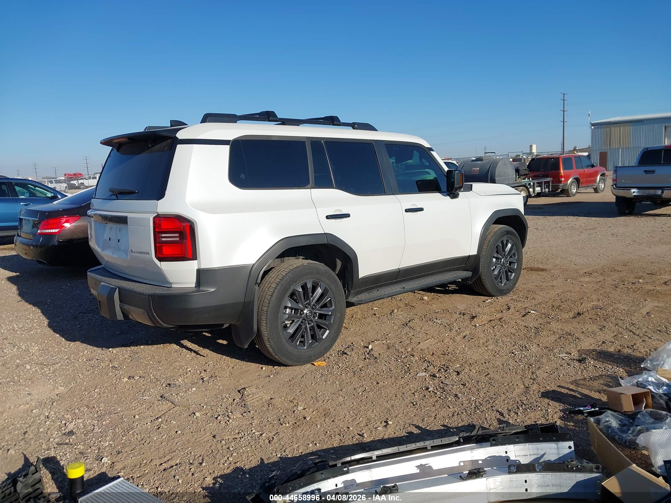 TOYOTA LAND image 4