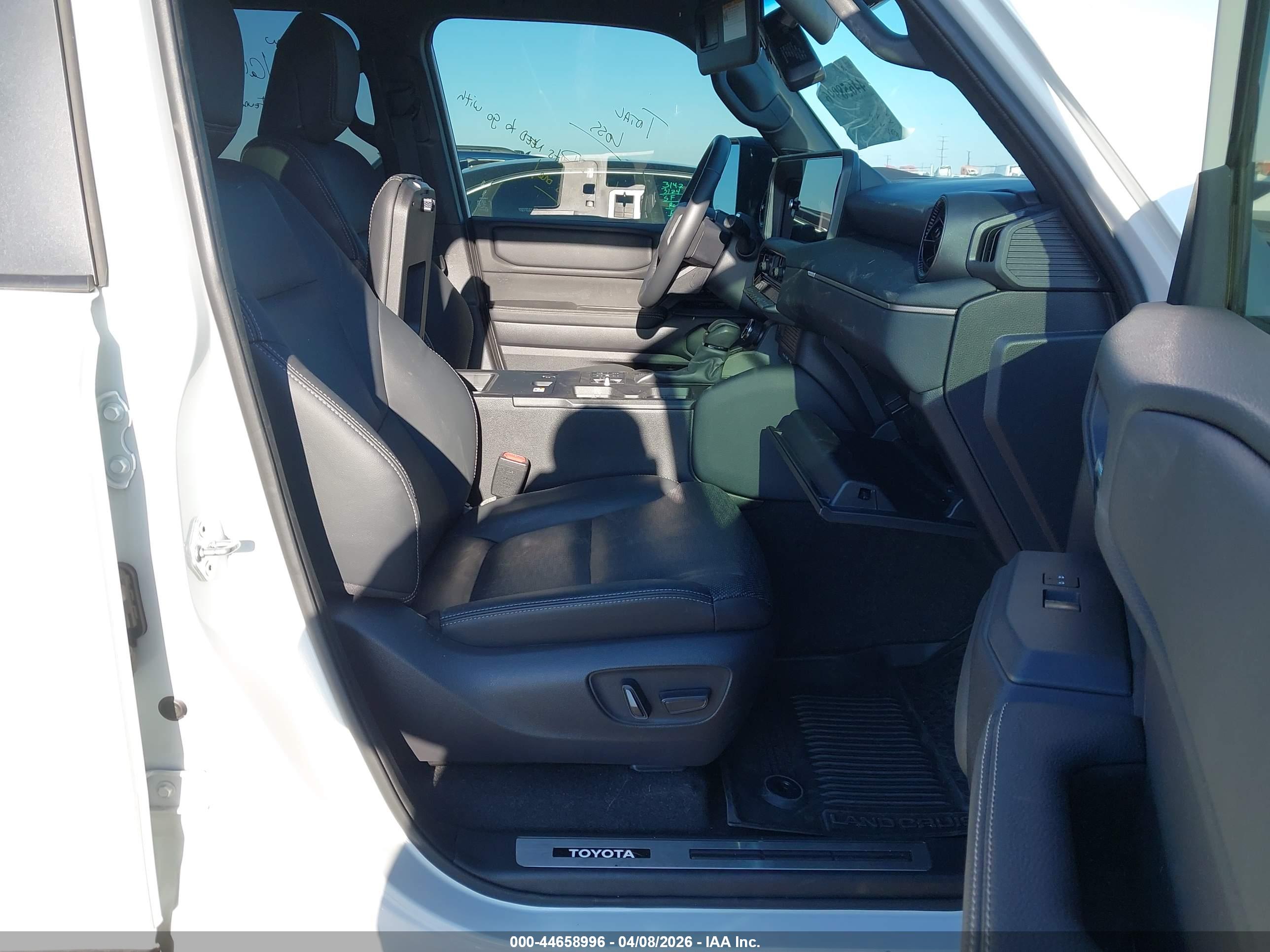 TOYOTA LAND image 5