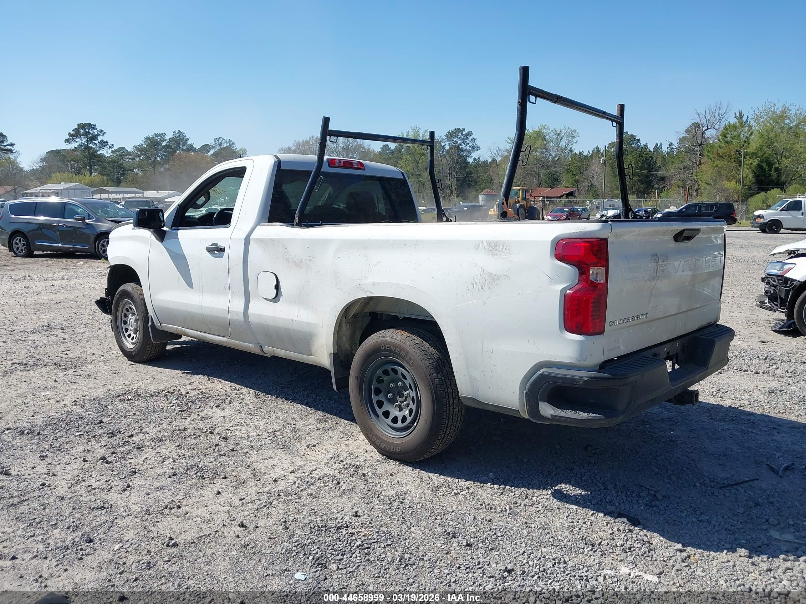 CHEVROLET SILVERADO image 3