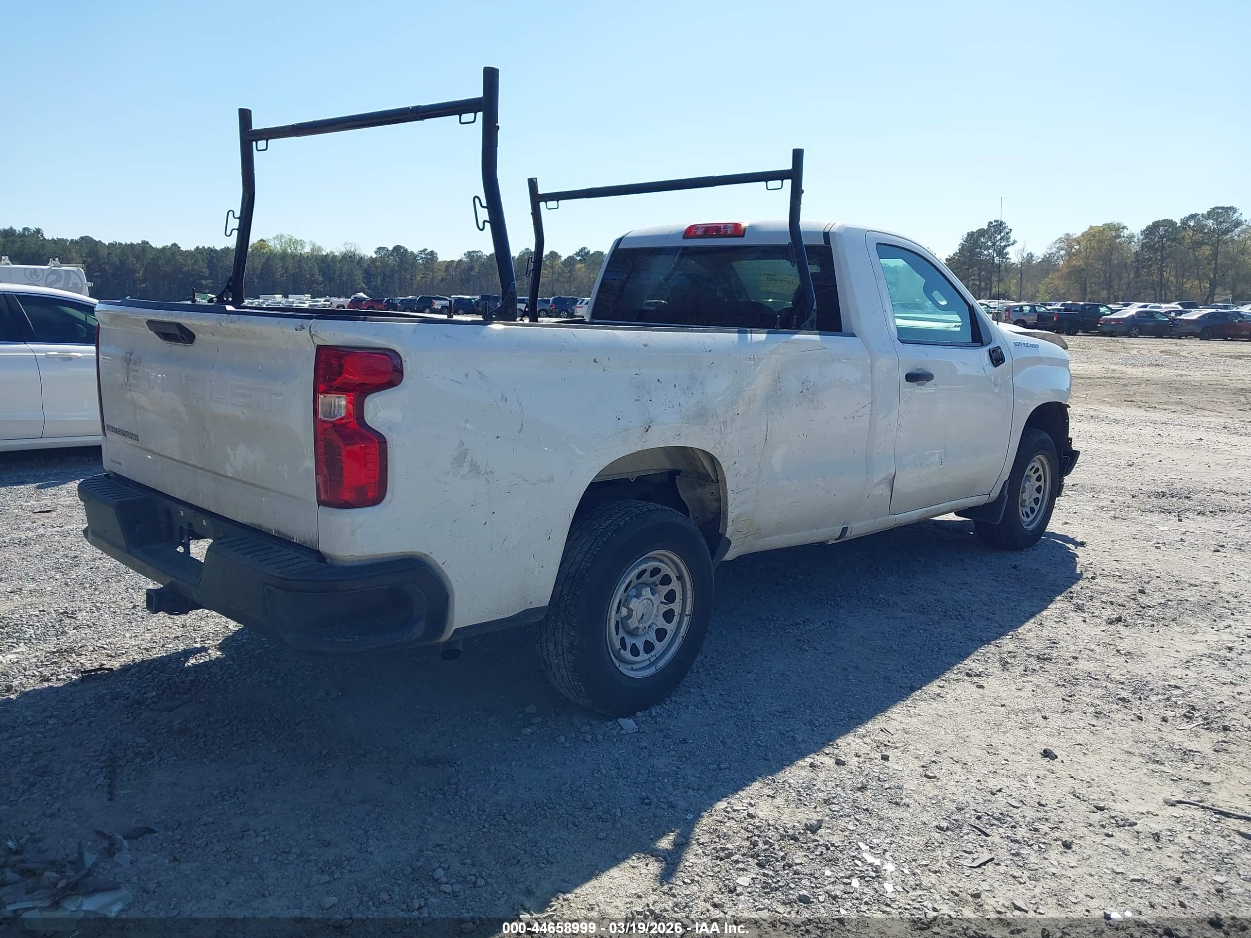 CHEVROLET SILVERADO image 4
