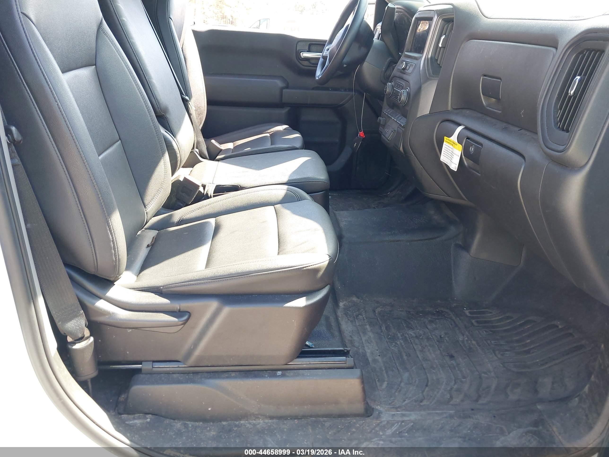 CHEVROLET SILVERADO image 5