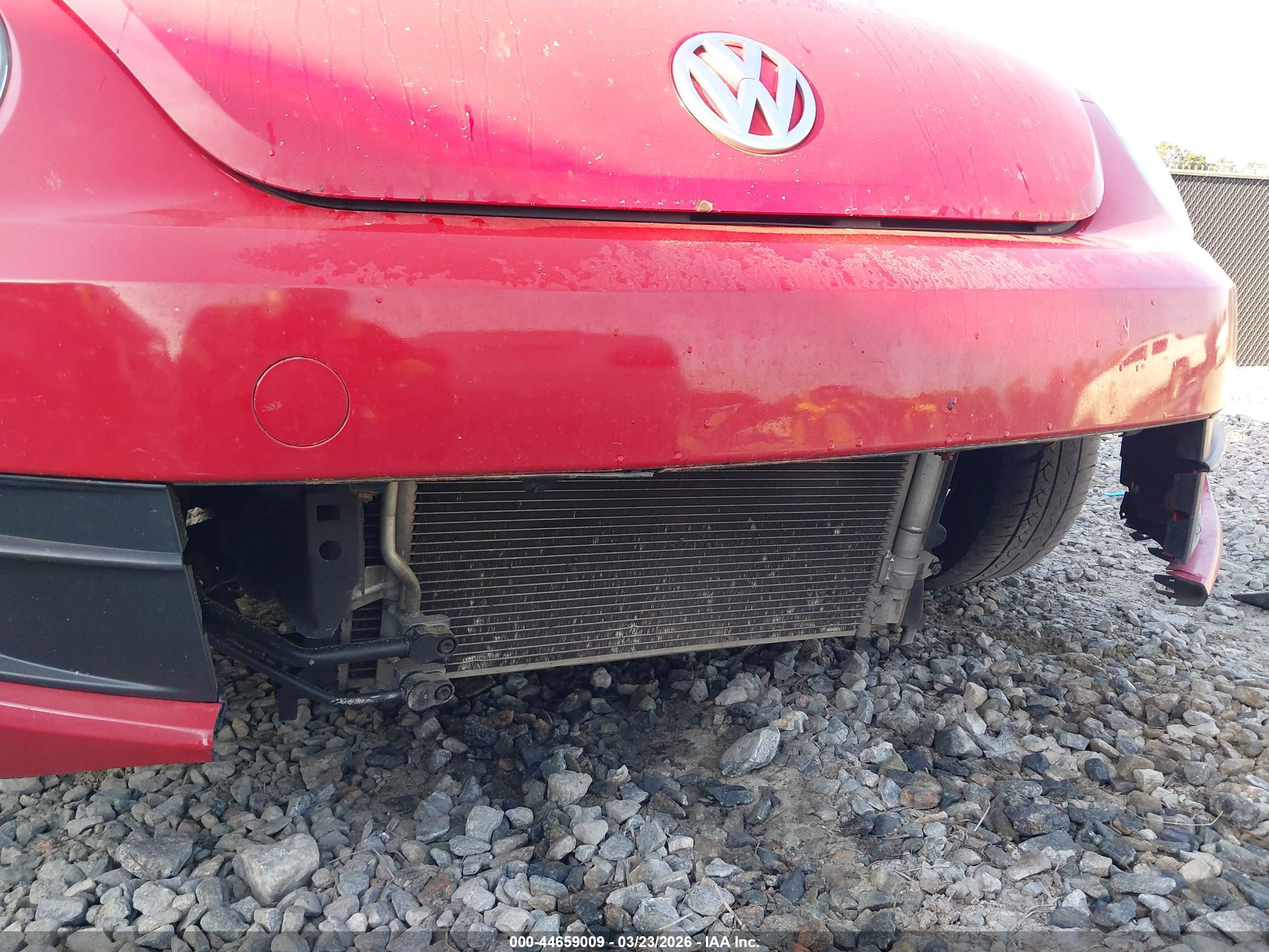 VOLKSWAGEN BEETLE image 6