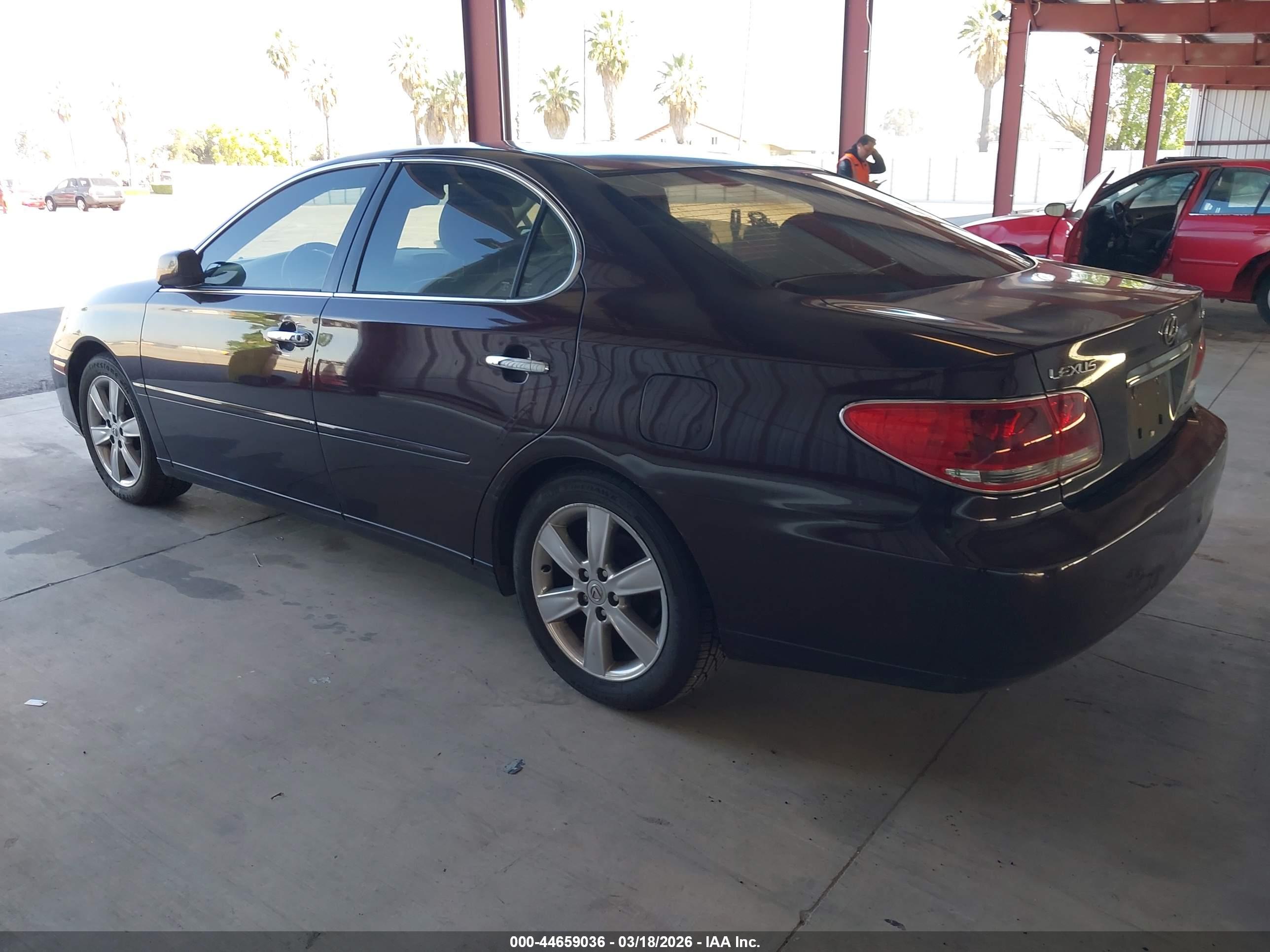 LEXUS ES image 3