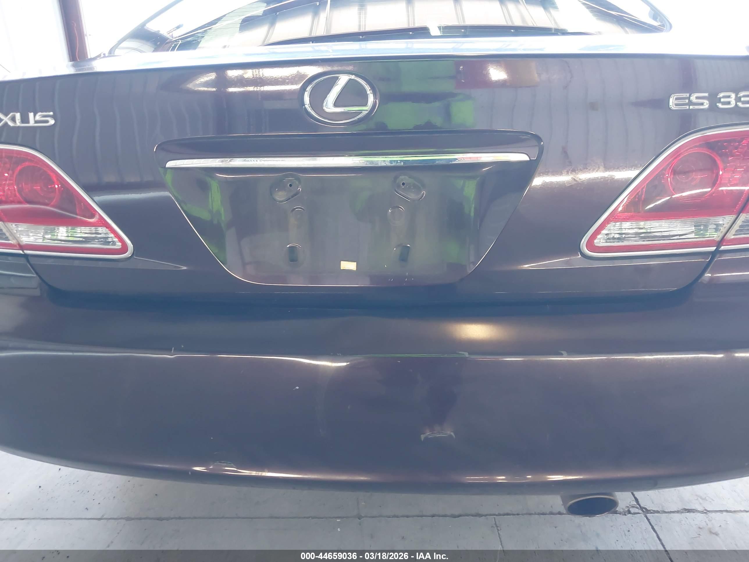 LEXUS ES image 6