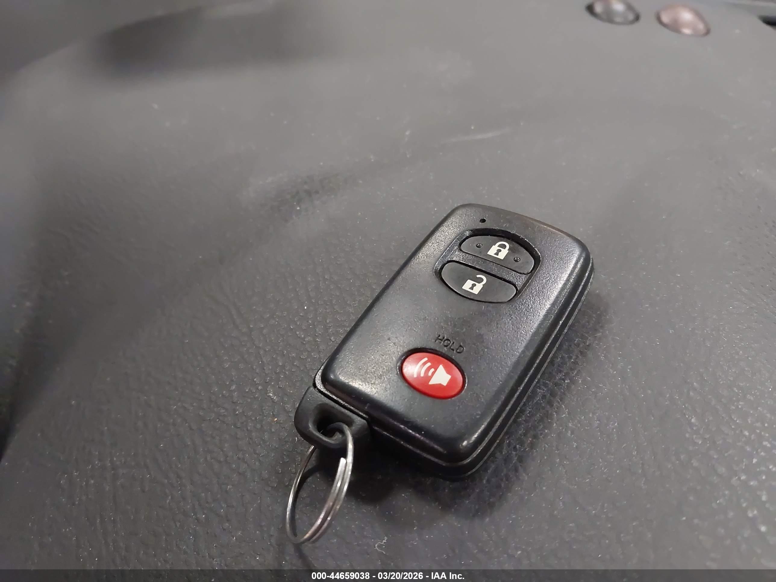 TOYOTA RAV4 image 11