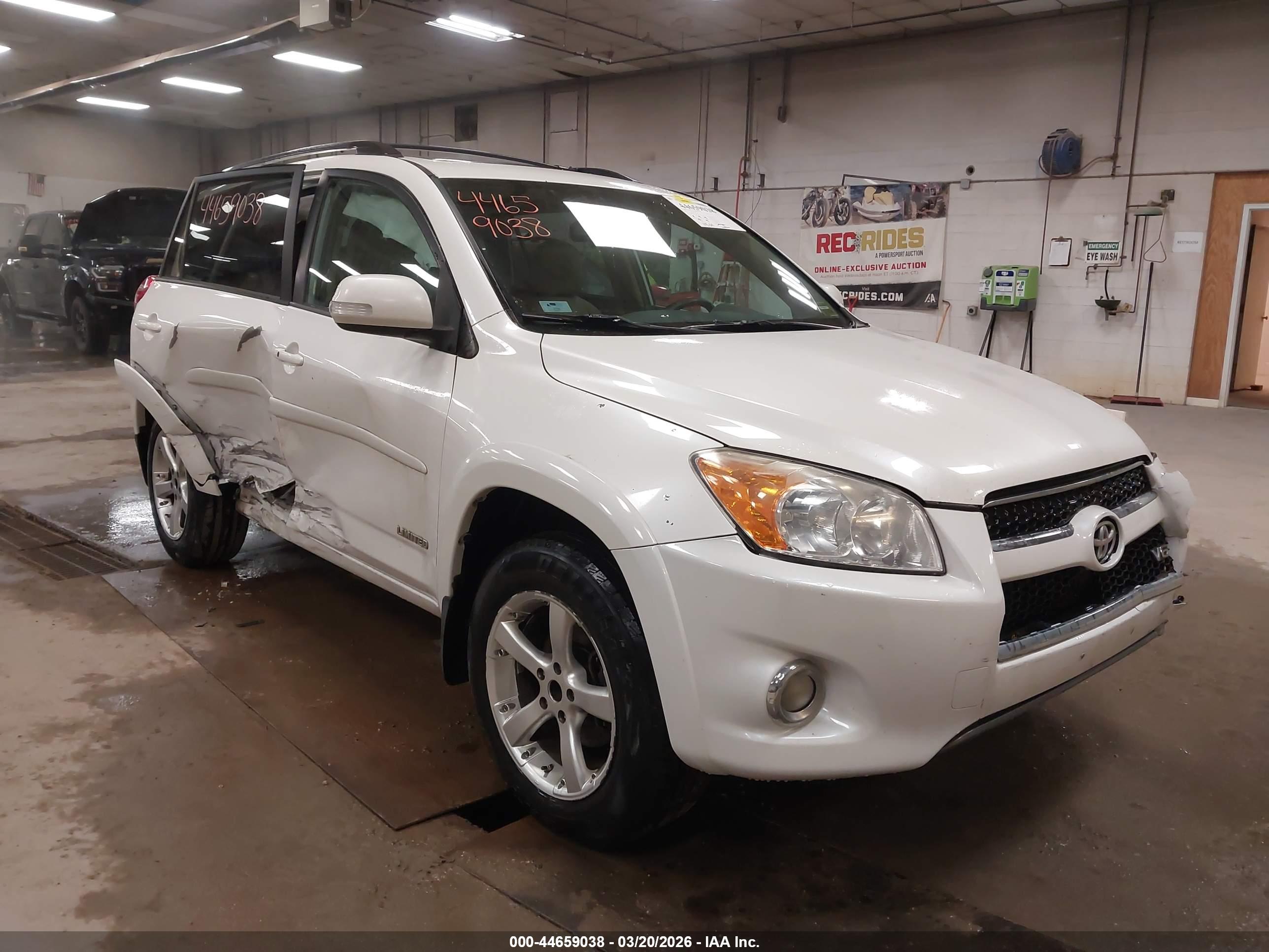 TOYOTA RAV4 image 6