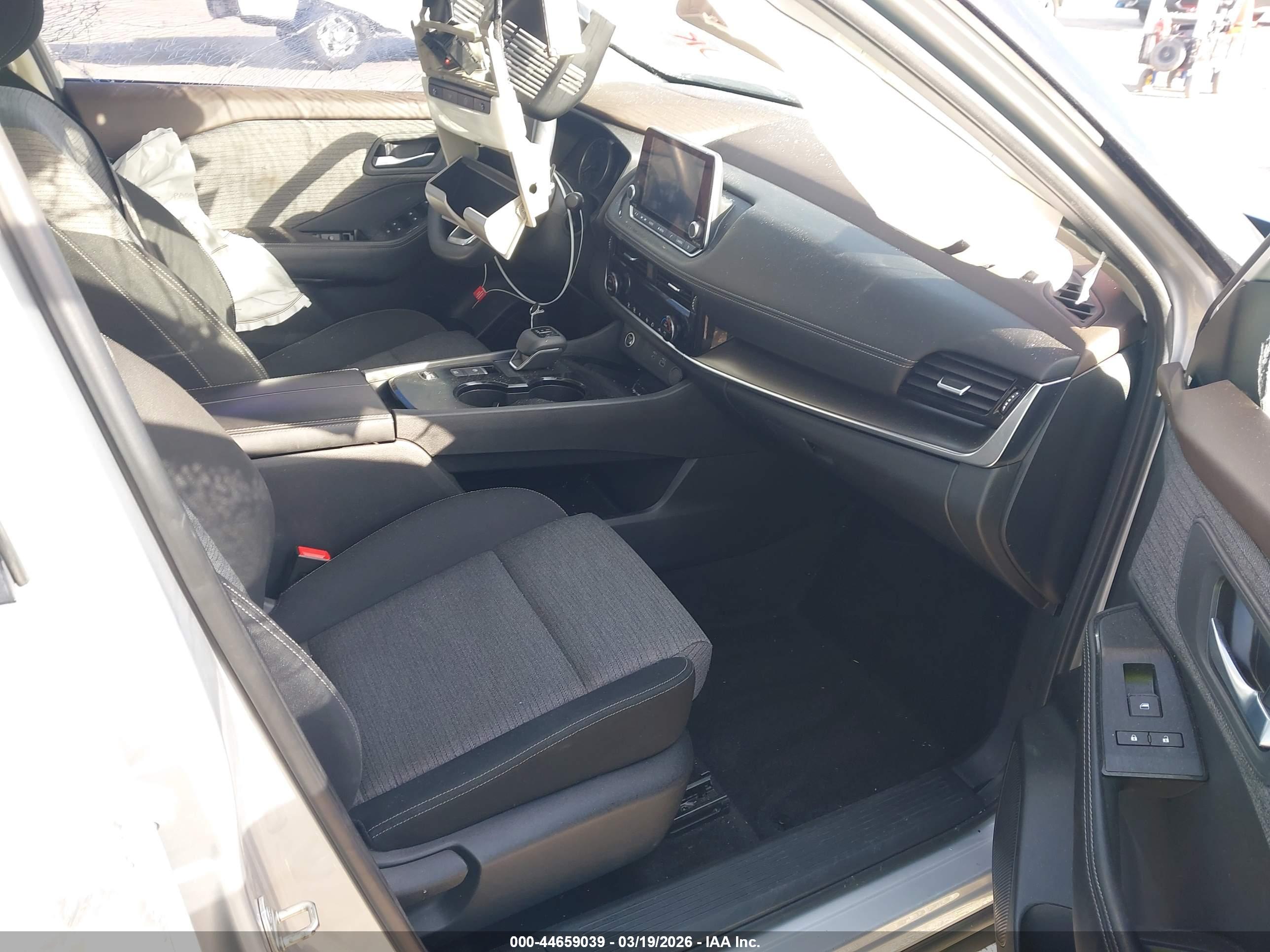 NISSAN ROGUE image 5