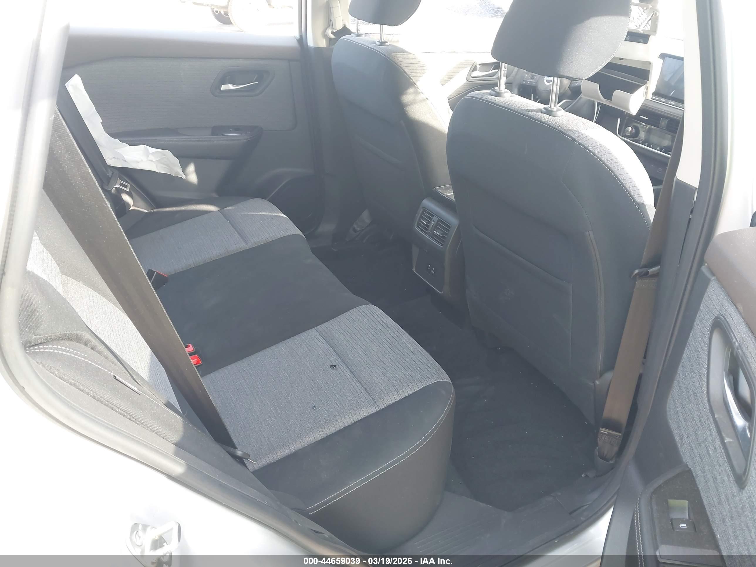 NISSAN ROGUE image 8