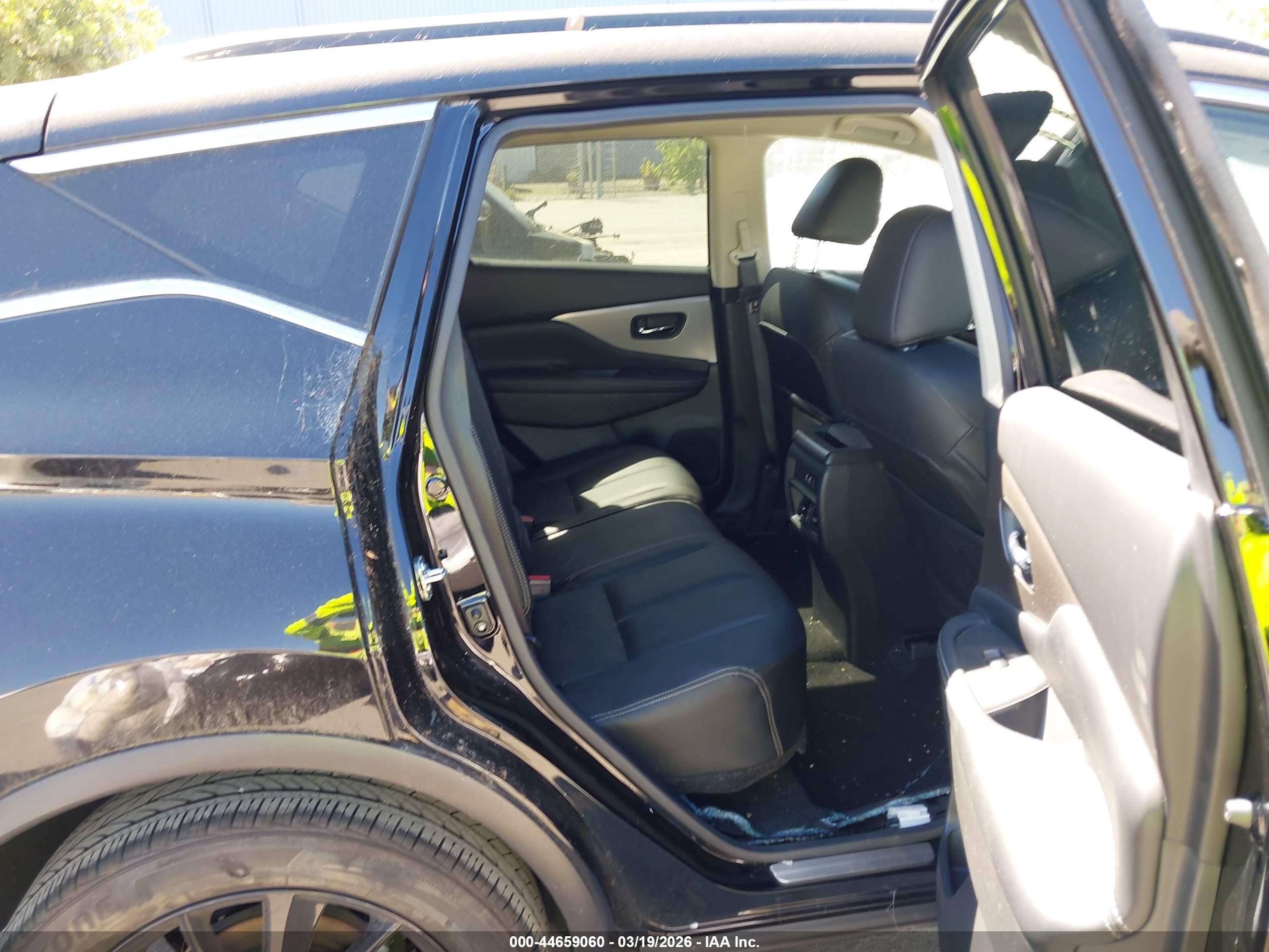 NISSAN MURANO image 8