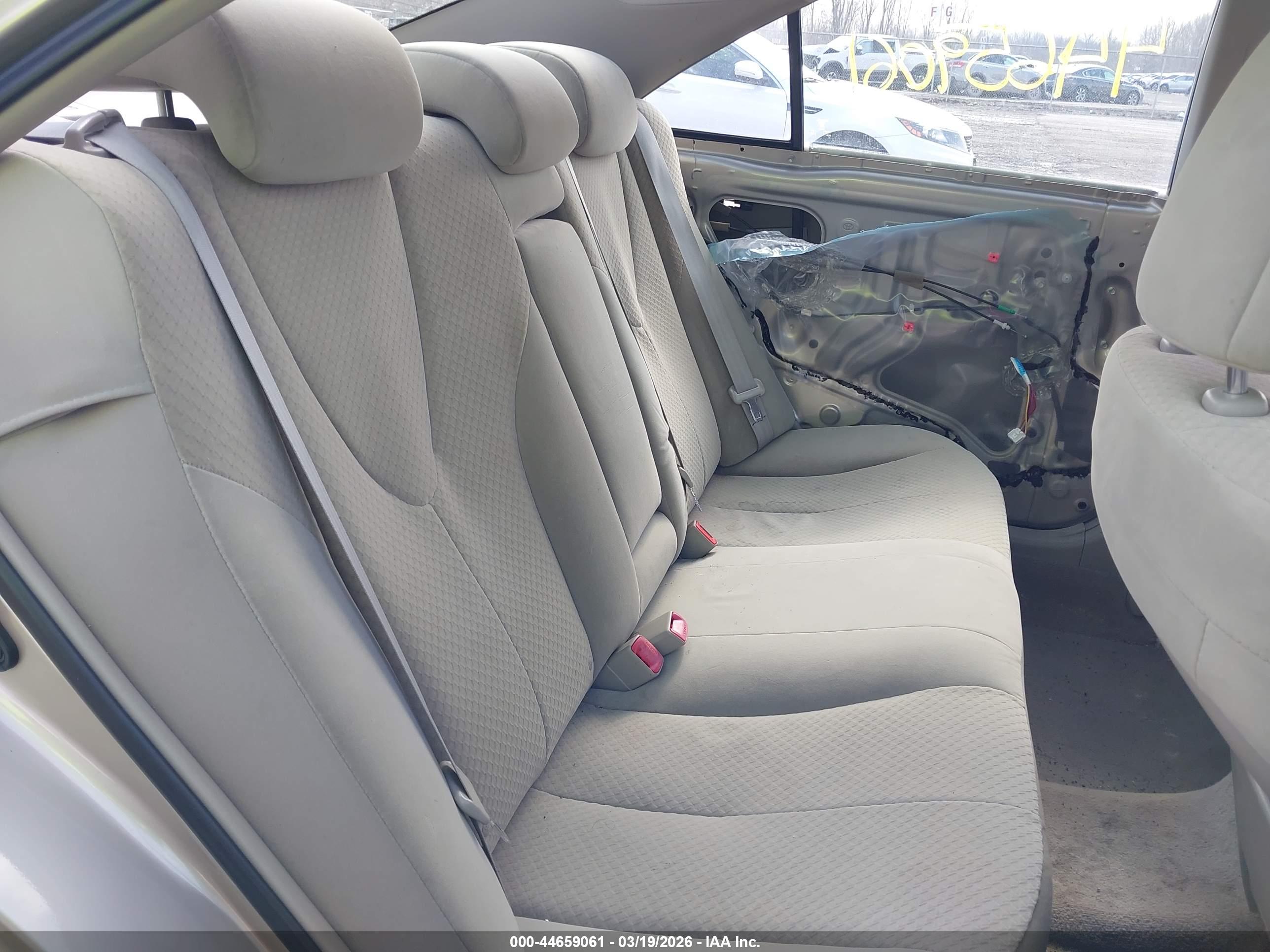 TOYOTA CAMRY image 8
