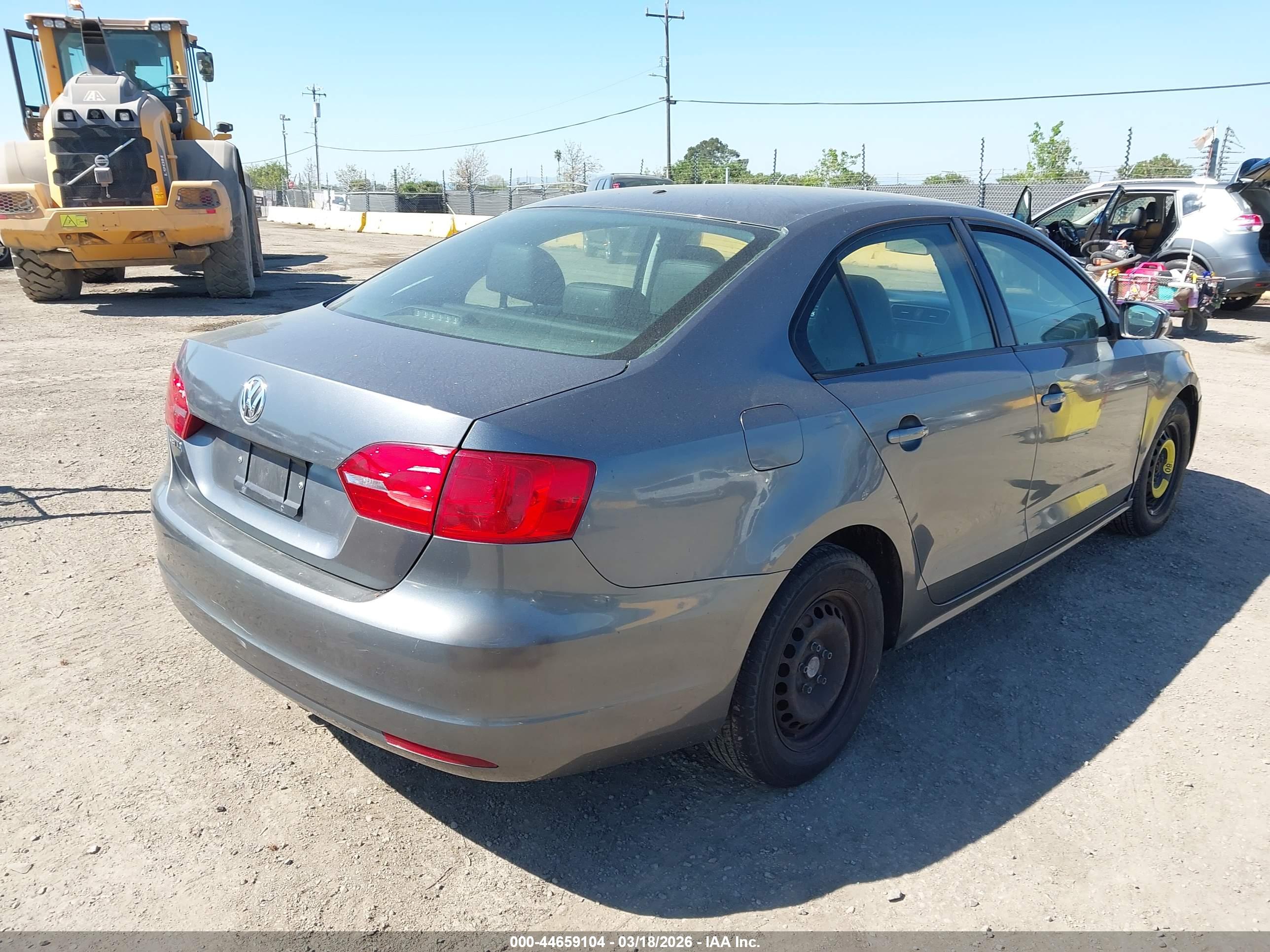 VOLKSWAGEN JETTA image 4