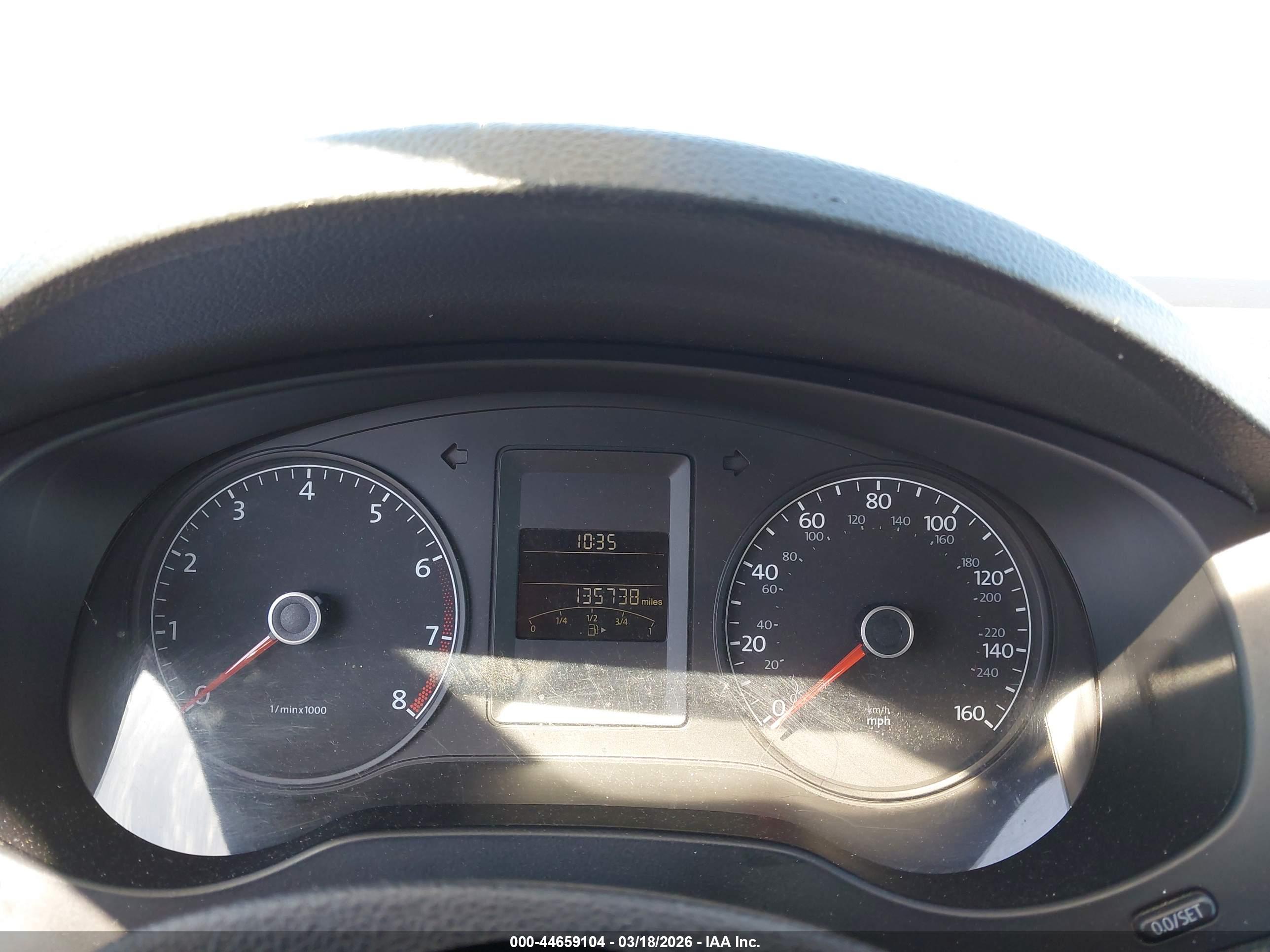 VOLKSWAGEN JETTA image 7