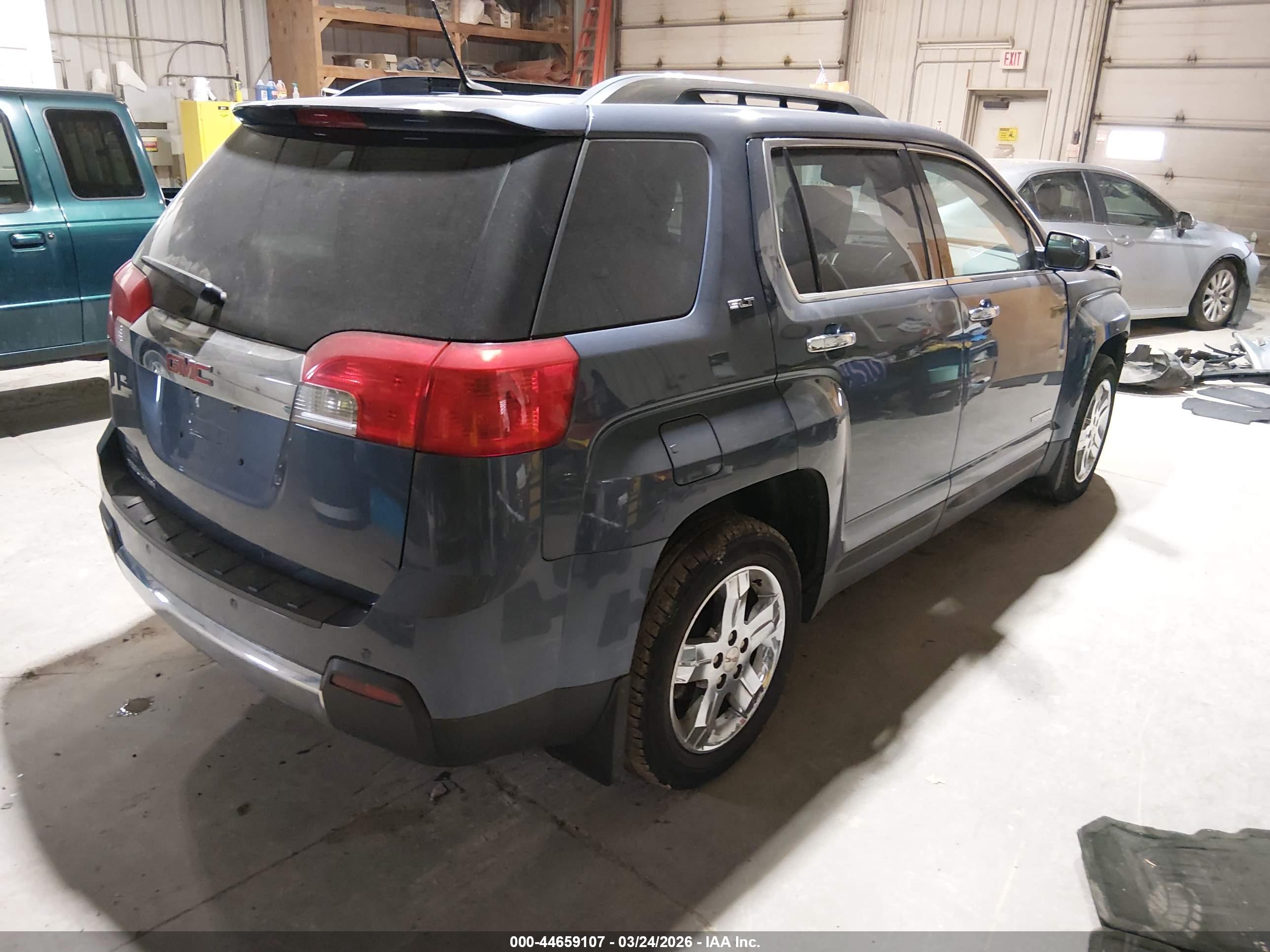 GMC TERRAIN image 4