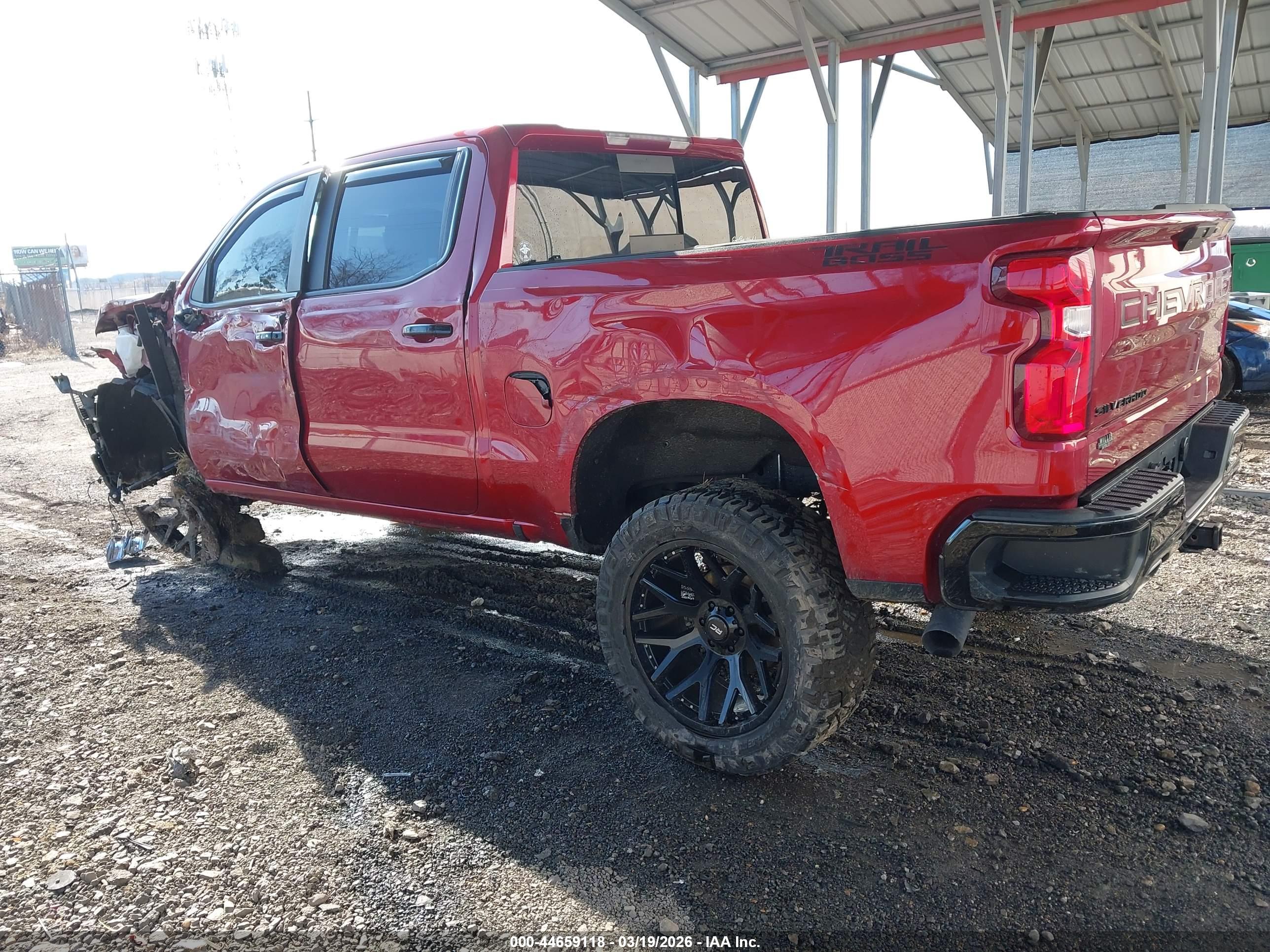 CHEVROLET SILVERADO image 3