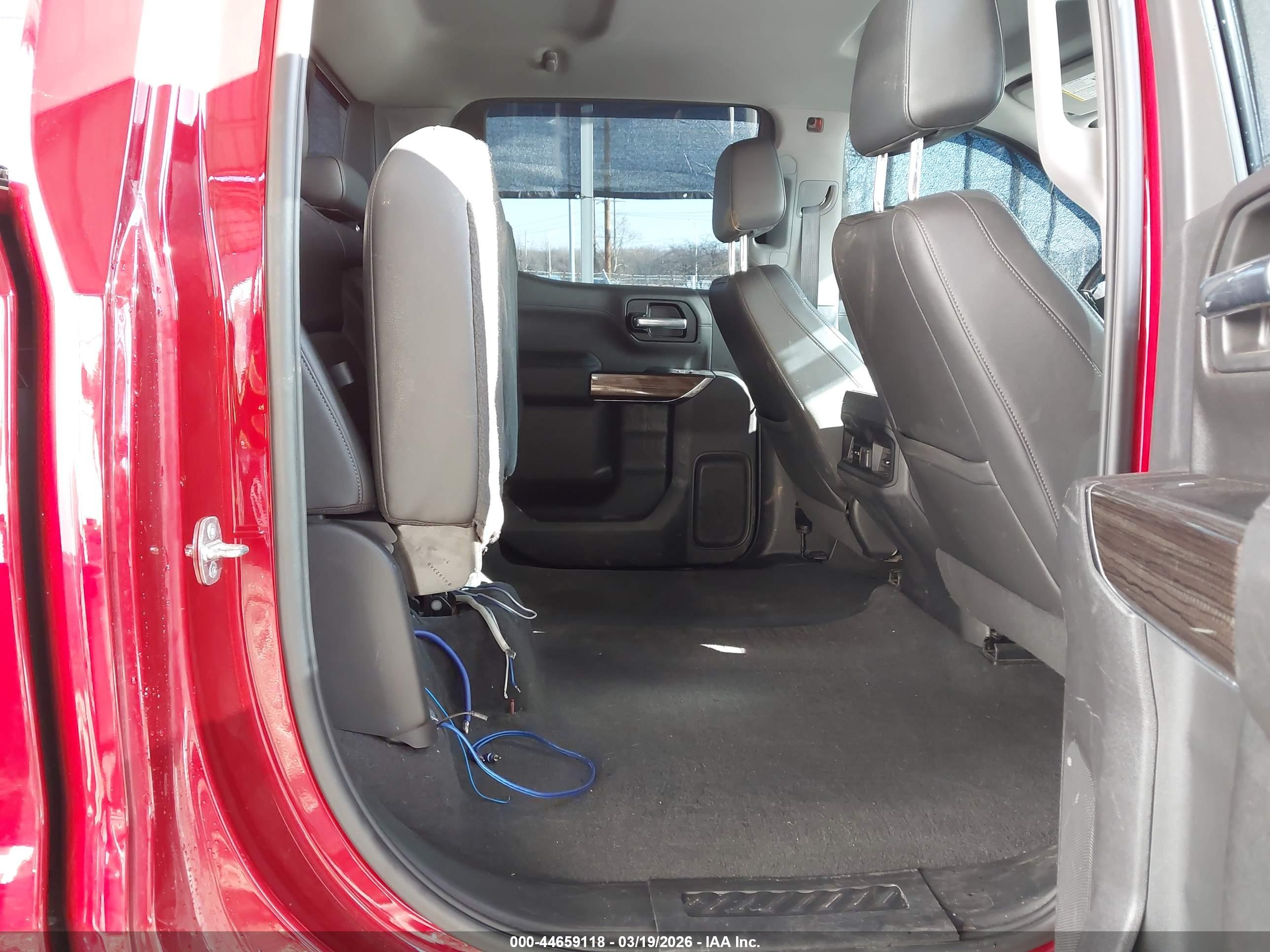 CHEVROLET SILVERADO image 8