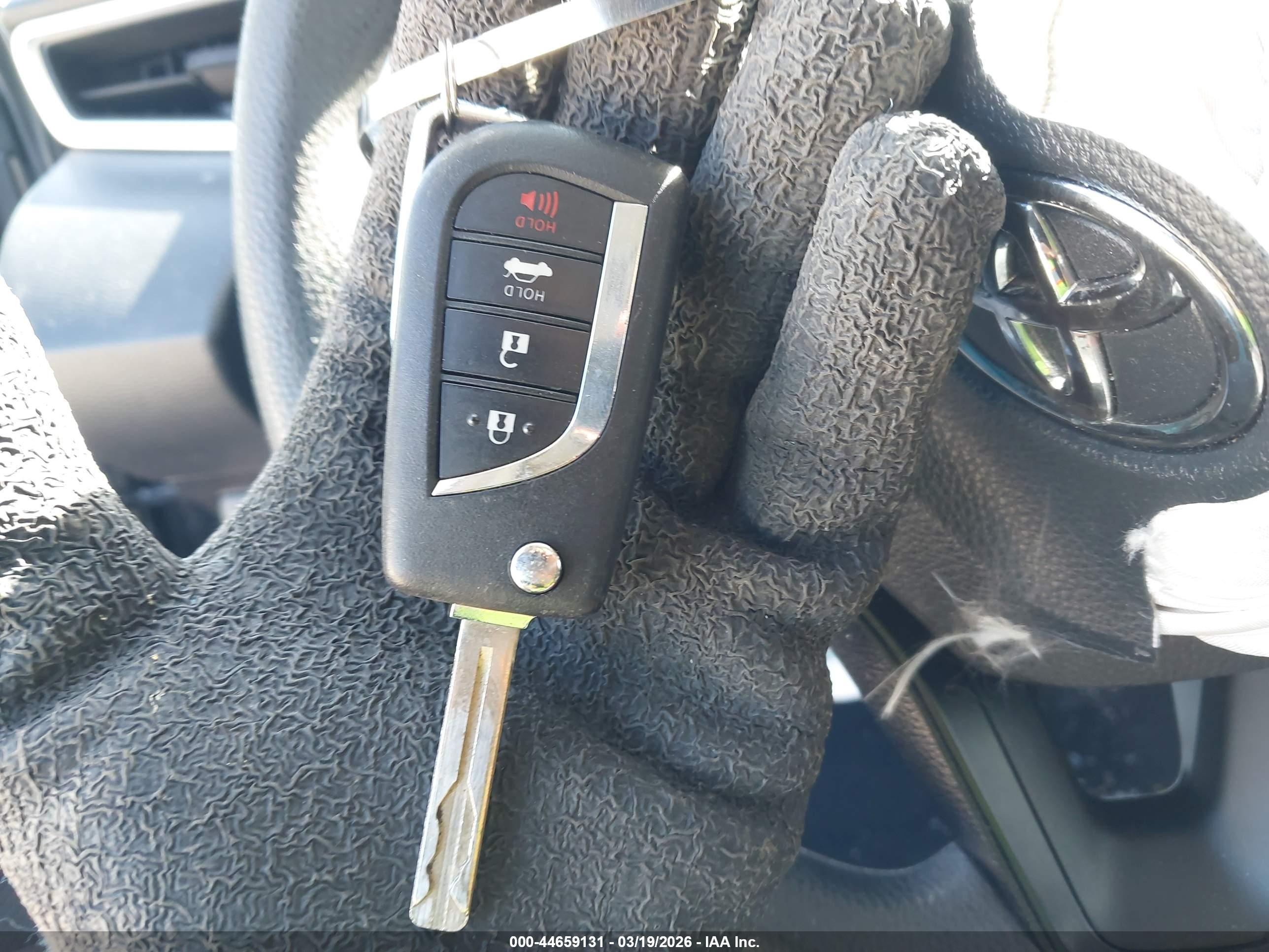 TOYOTA COROLLA image 11