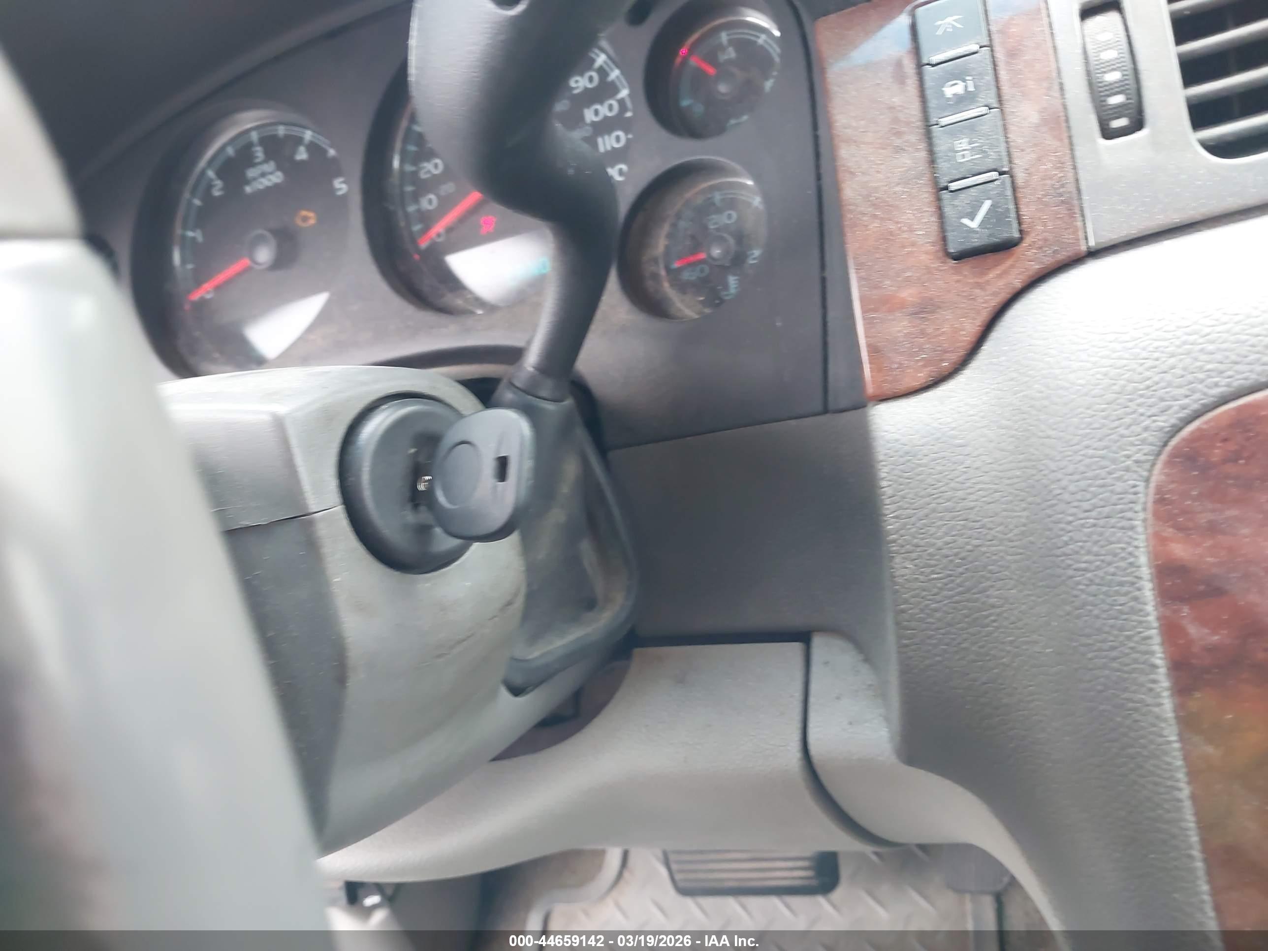 CHEVROLET SILVERADO image 11