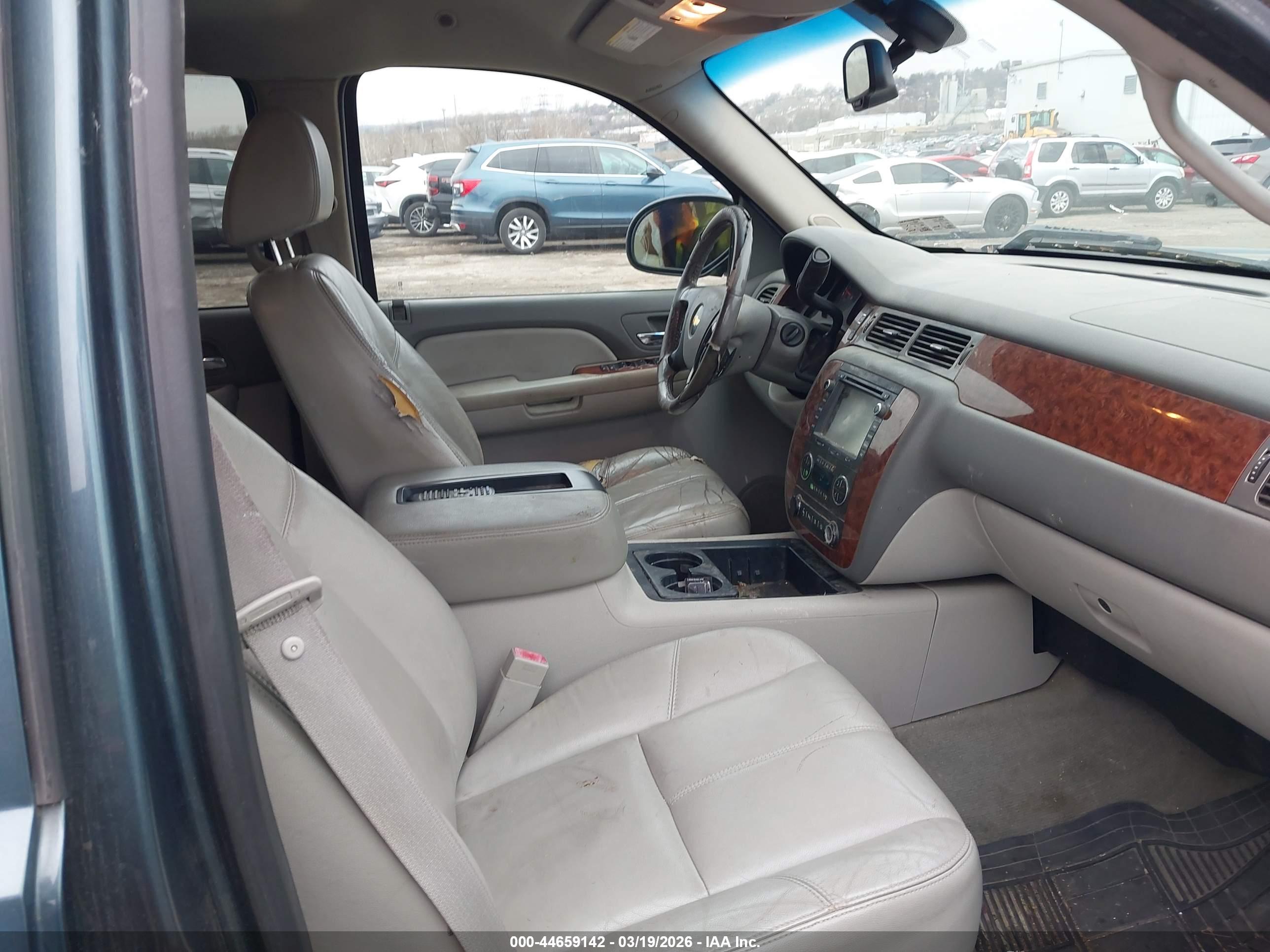 CHEVROLET SILVERADO image 5