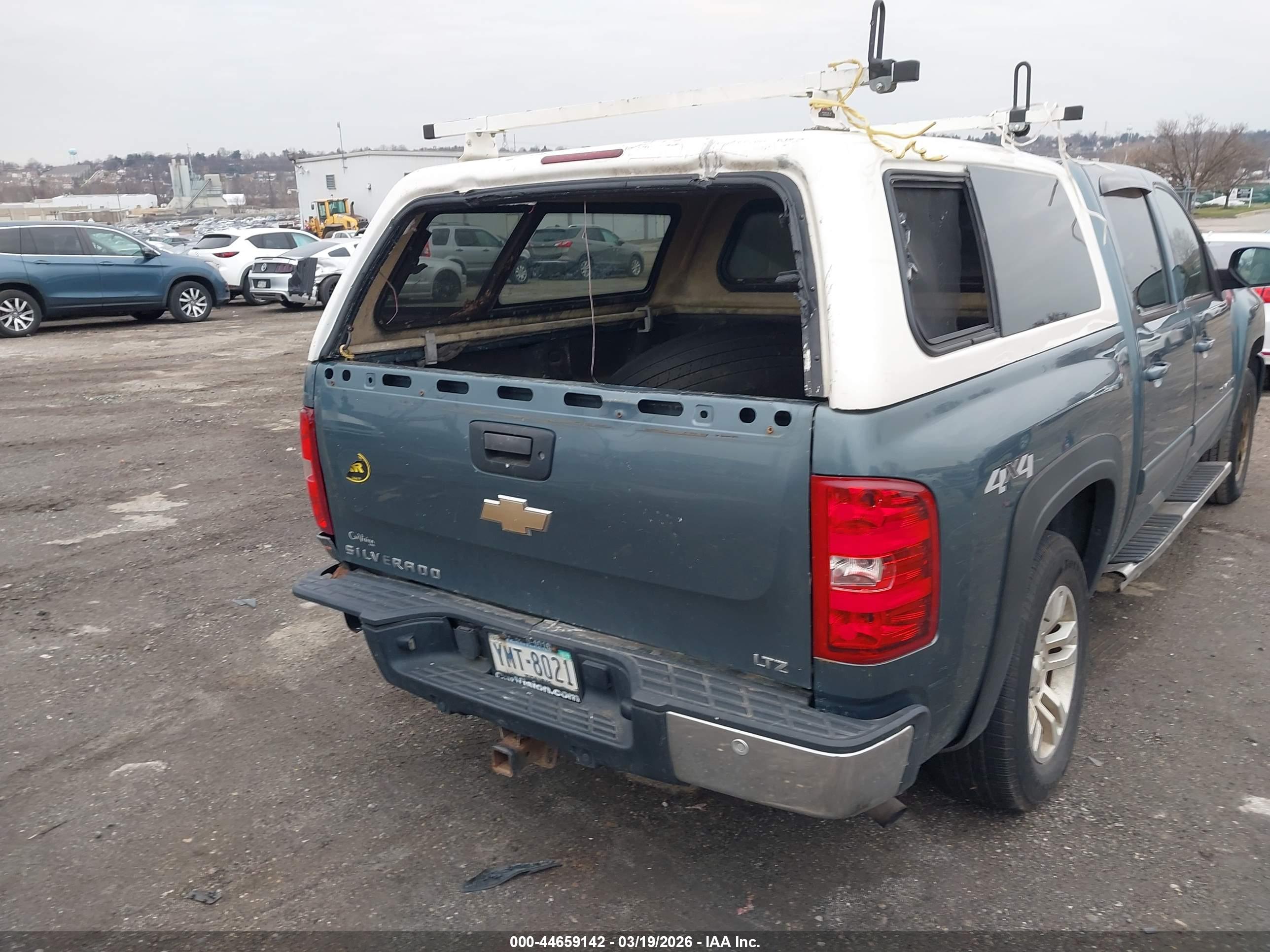 CHEVROLET SILVERADO image 6