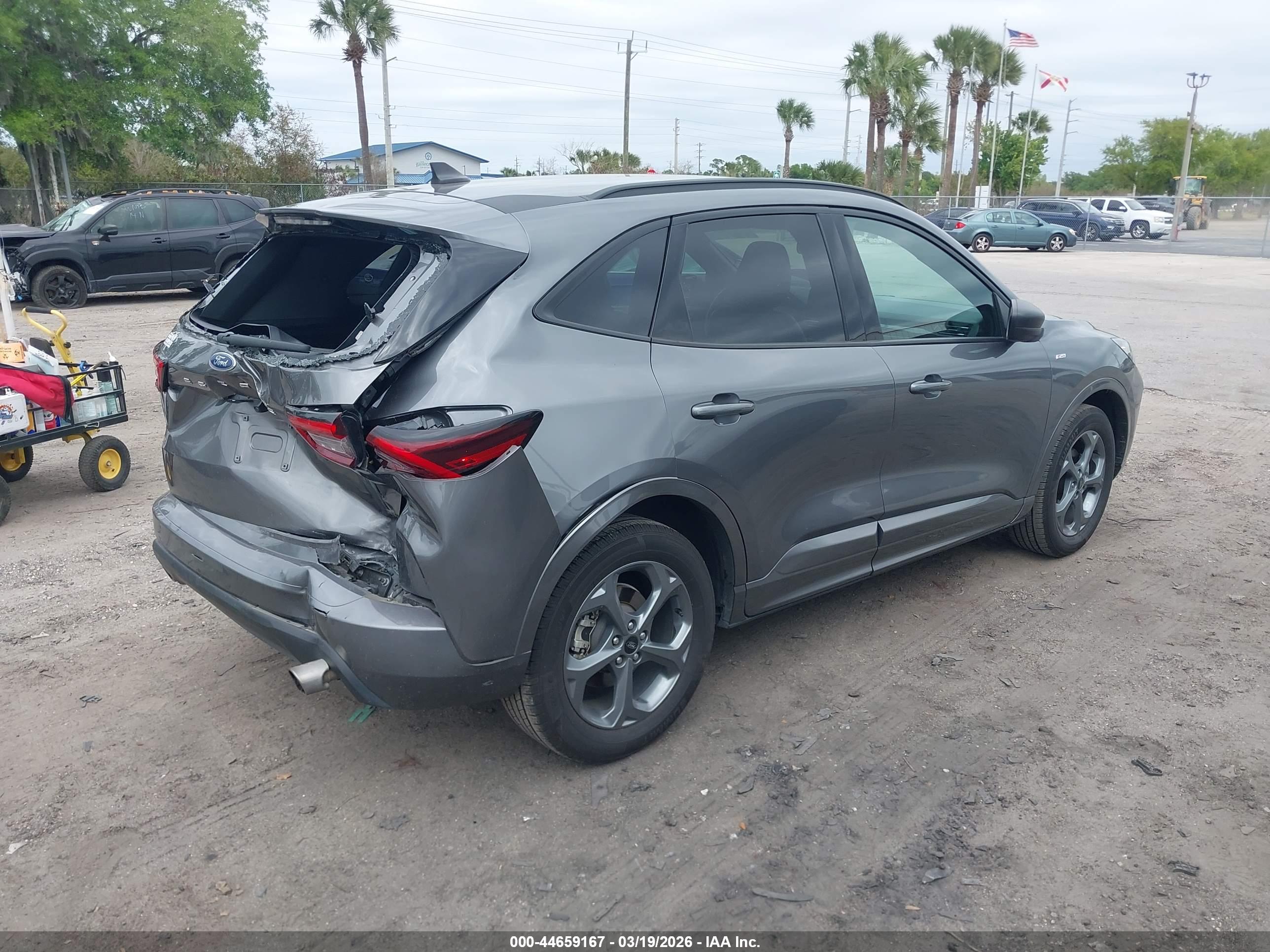 FORD ESCAPE image 4