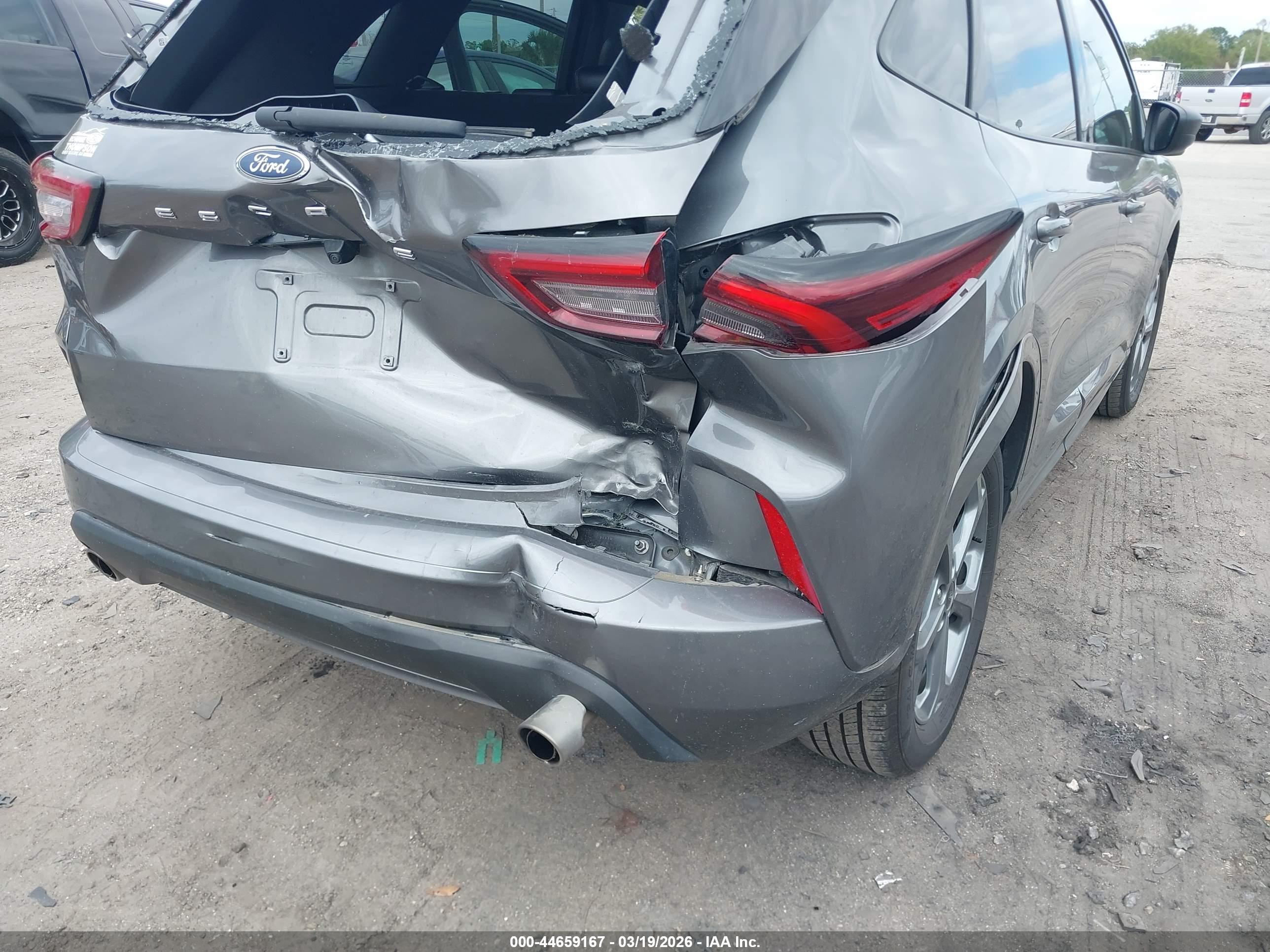 FORD ESCAPE image 6