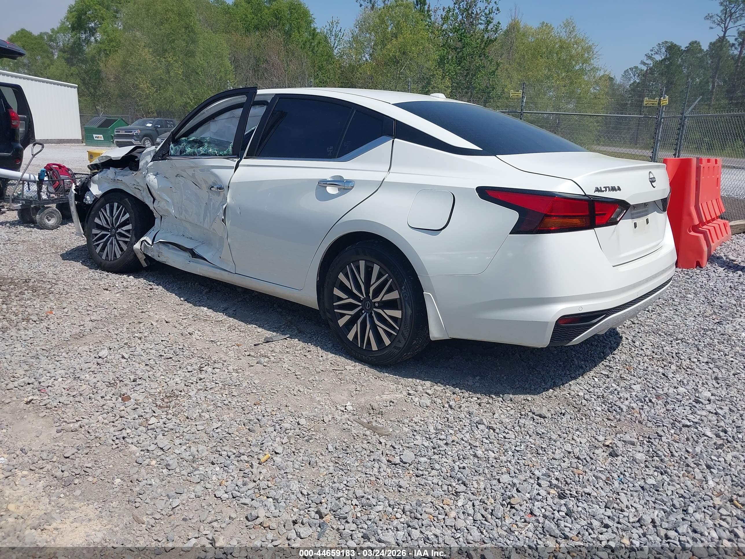 NISSAN ALTIMA image 3