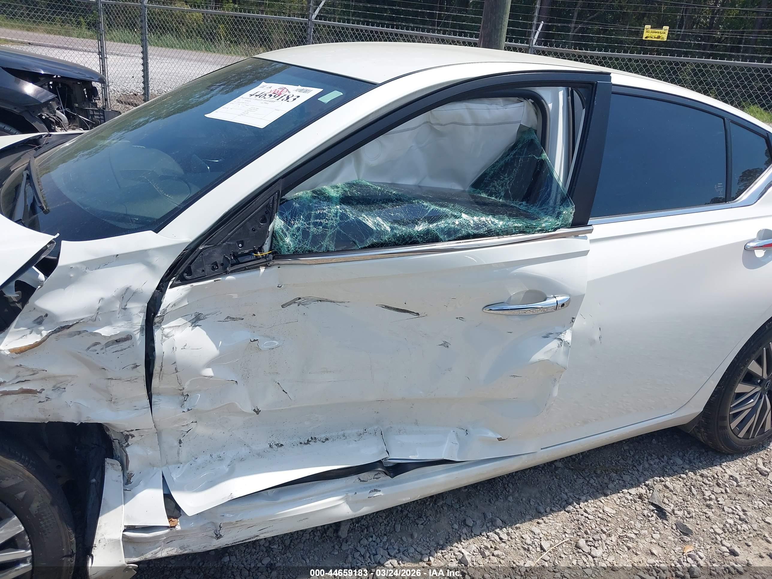 NISSAN ALTIMA image 6