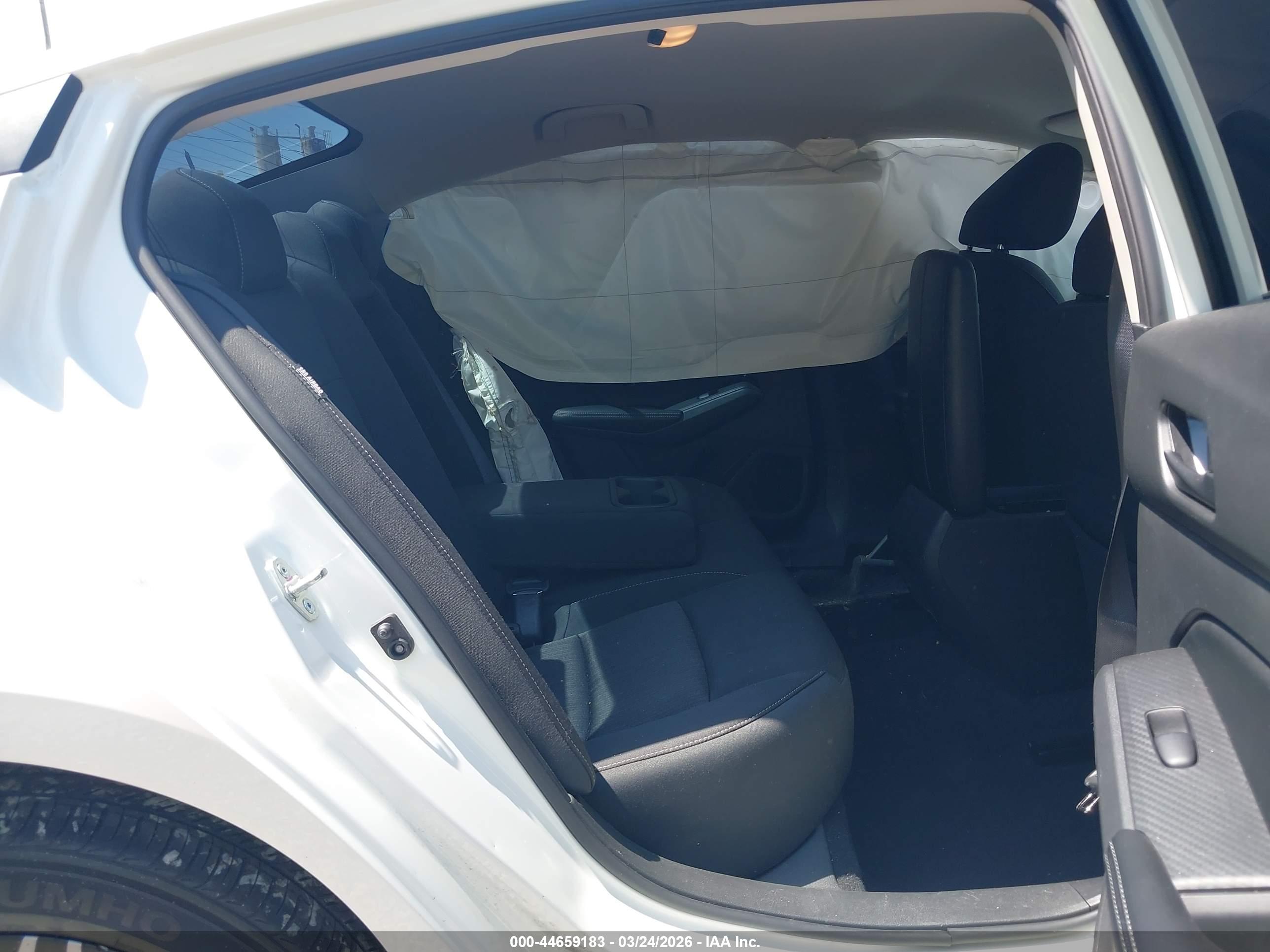 NISSAN ALTIMA image 8