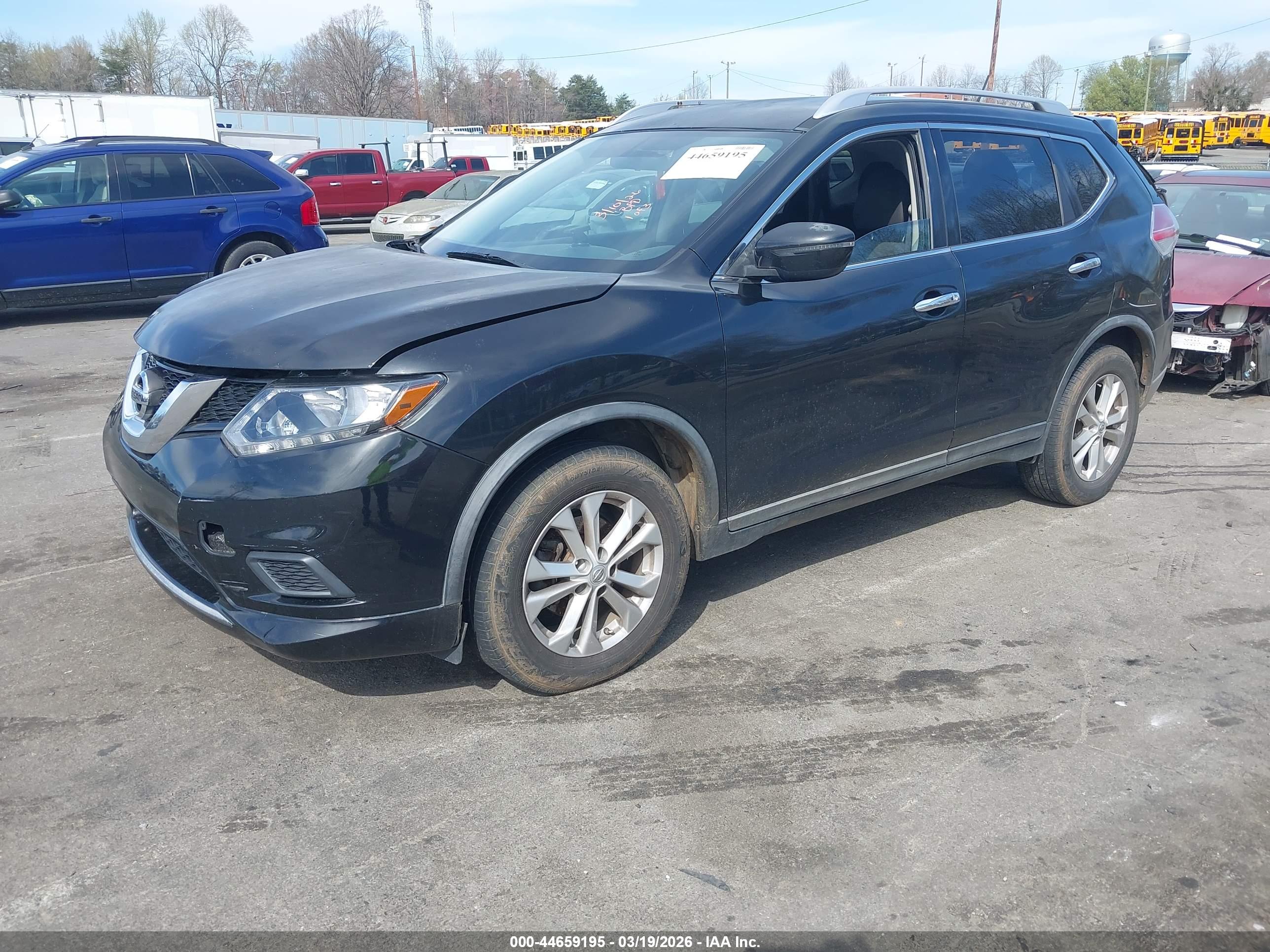 NISSAN ROGUE image 2