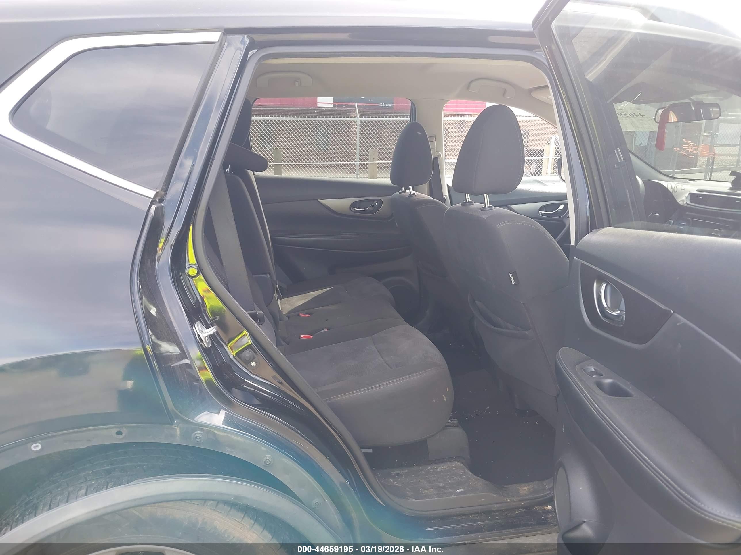 NISSAN ROGUE image 8