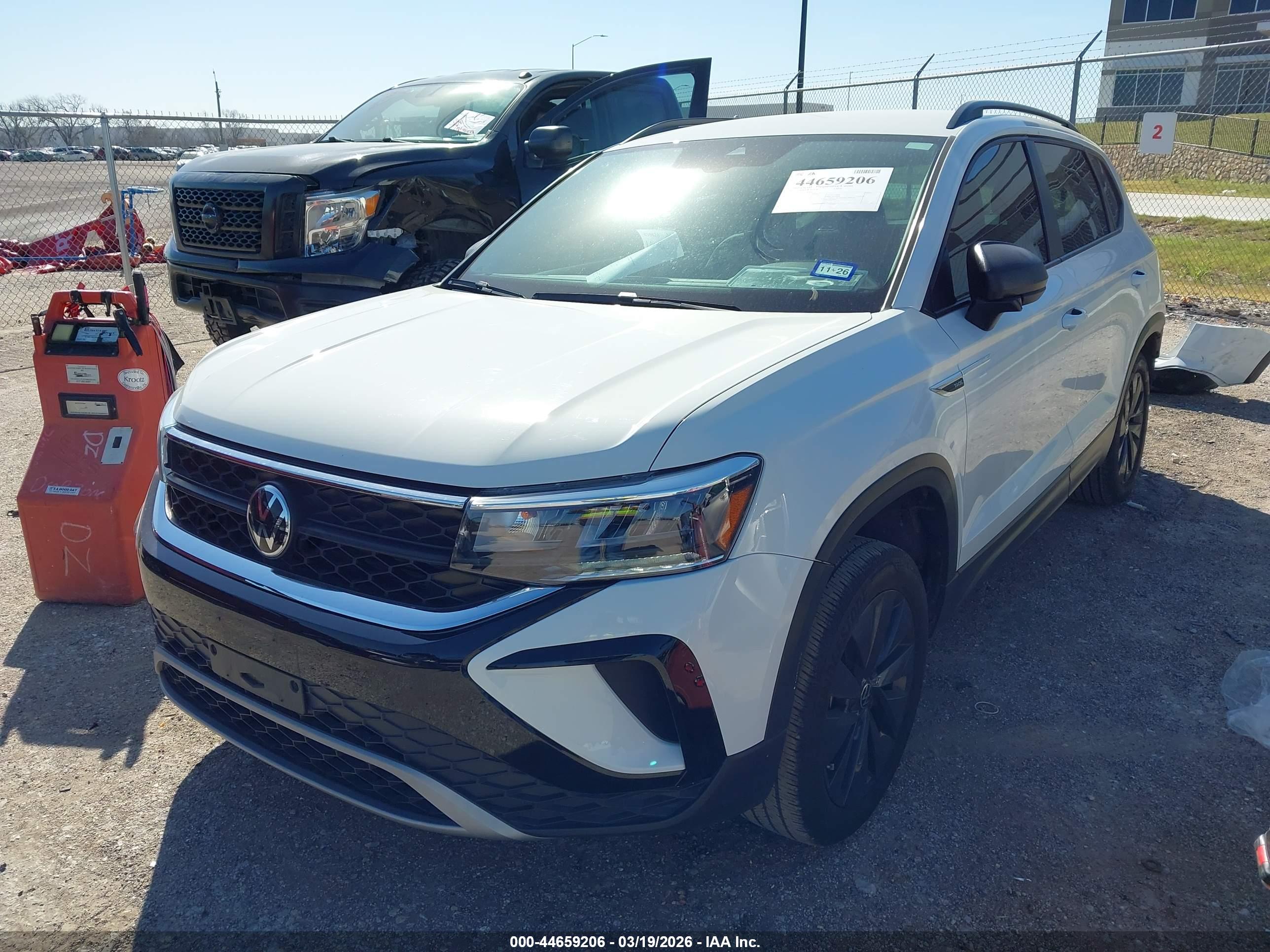 VOLKSWAGEN TAOS image 2